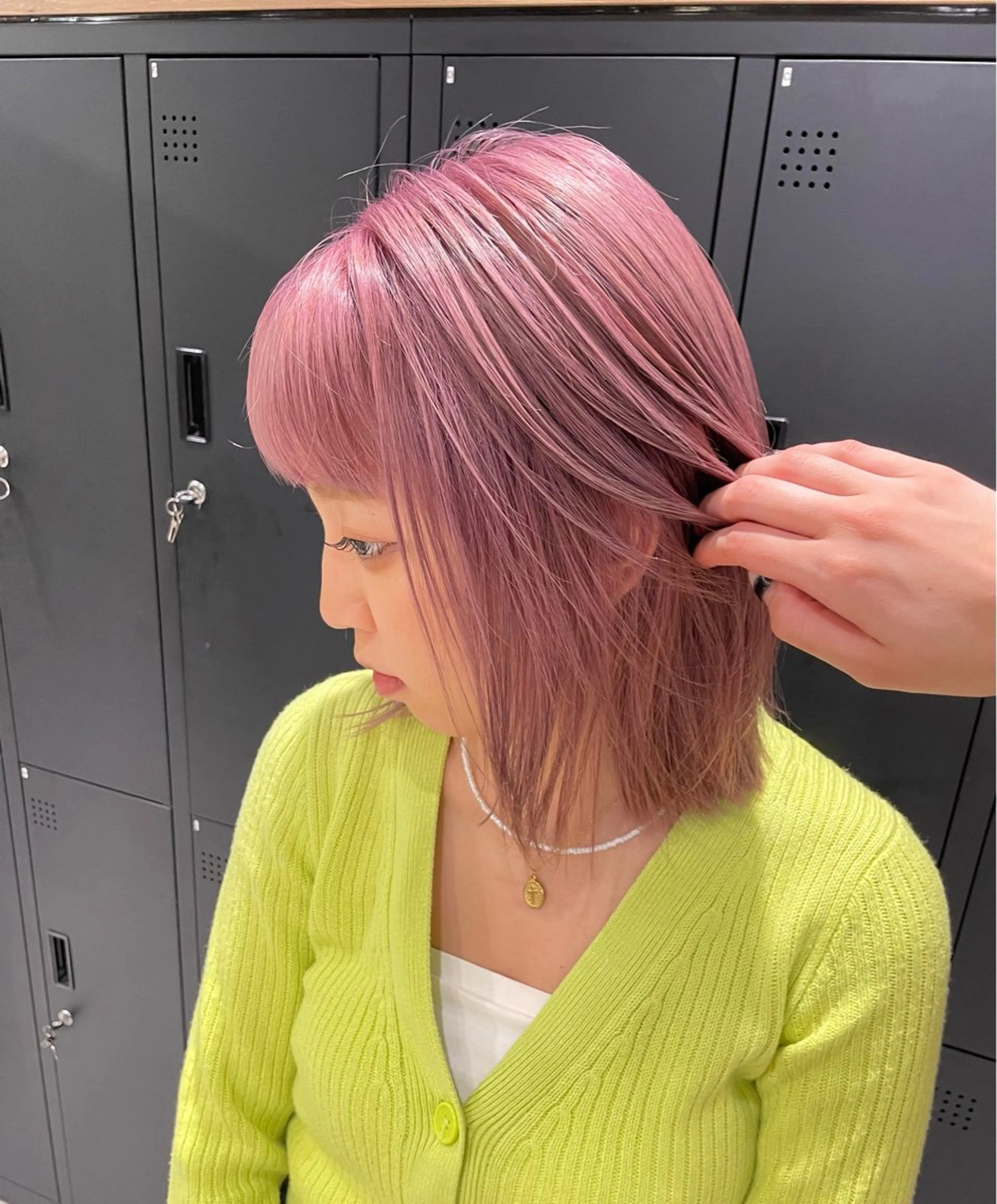 ミディアム 🫧ハイライトカラー 🫧 𝓜𝓘𝓤のヘアスタイル