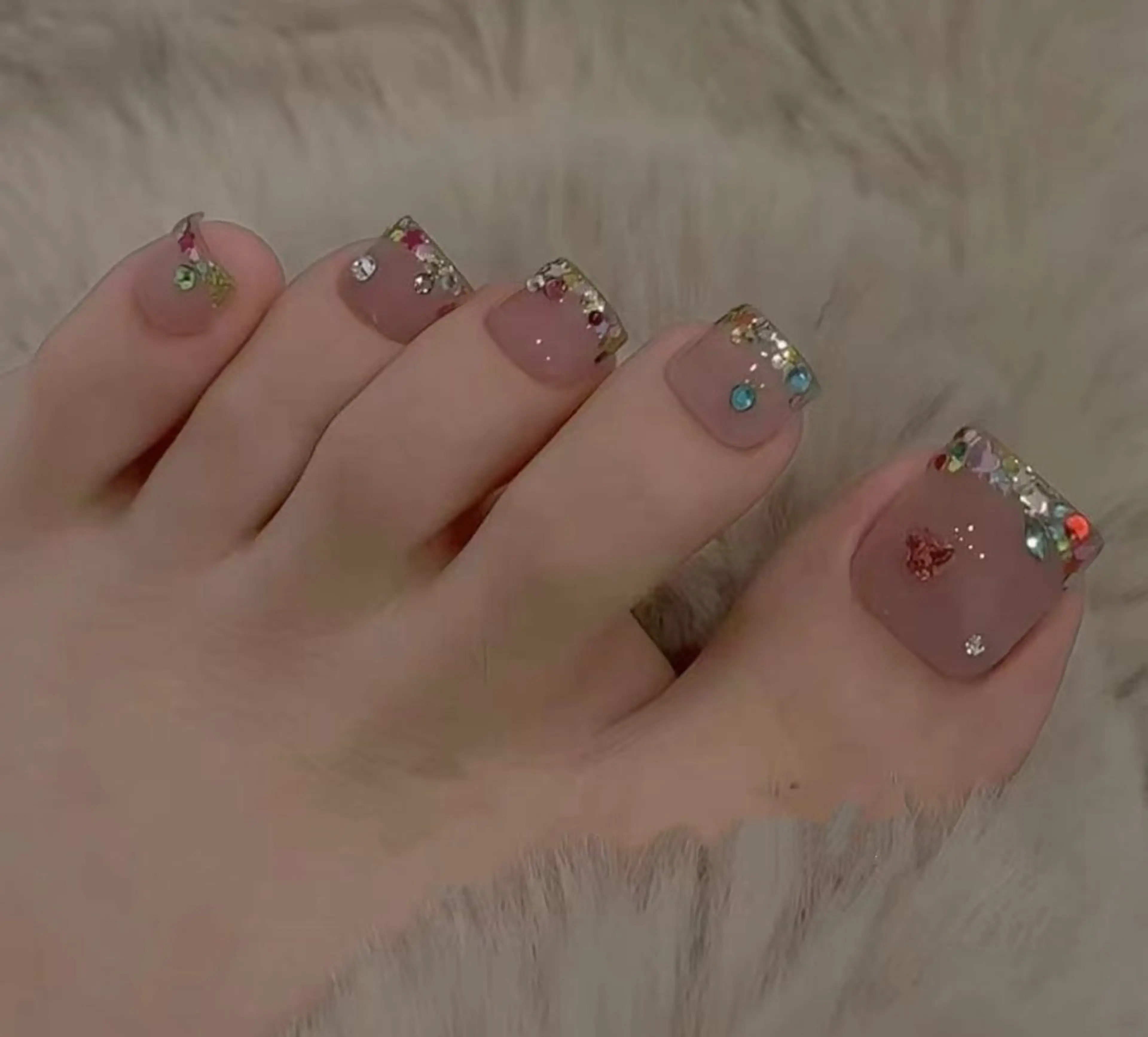 ネイル オーロラネイル フラワーネイル フットネイル フレンチネイル ジェルネイル フットネイル BabyYouMi nailのネイルデザイン