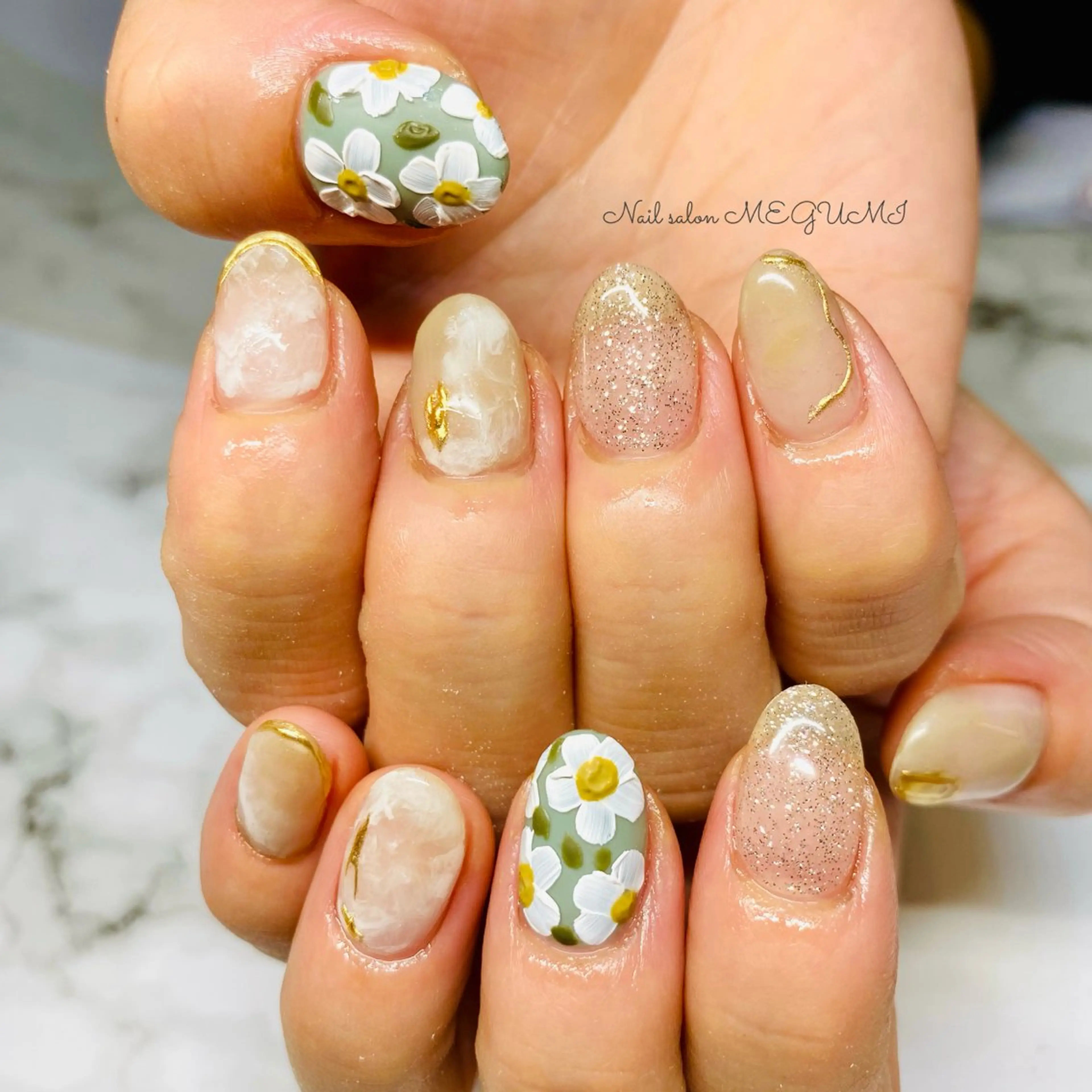 ネイル ゴージャス 持ち込み Nail salon MEGUMIのネイルデザイン