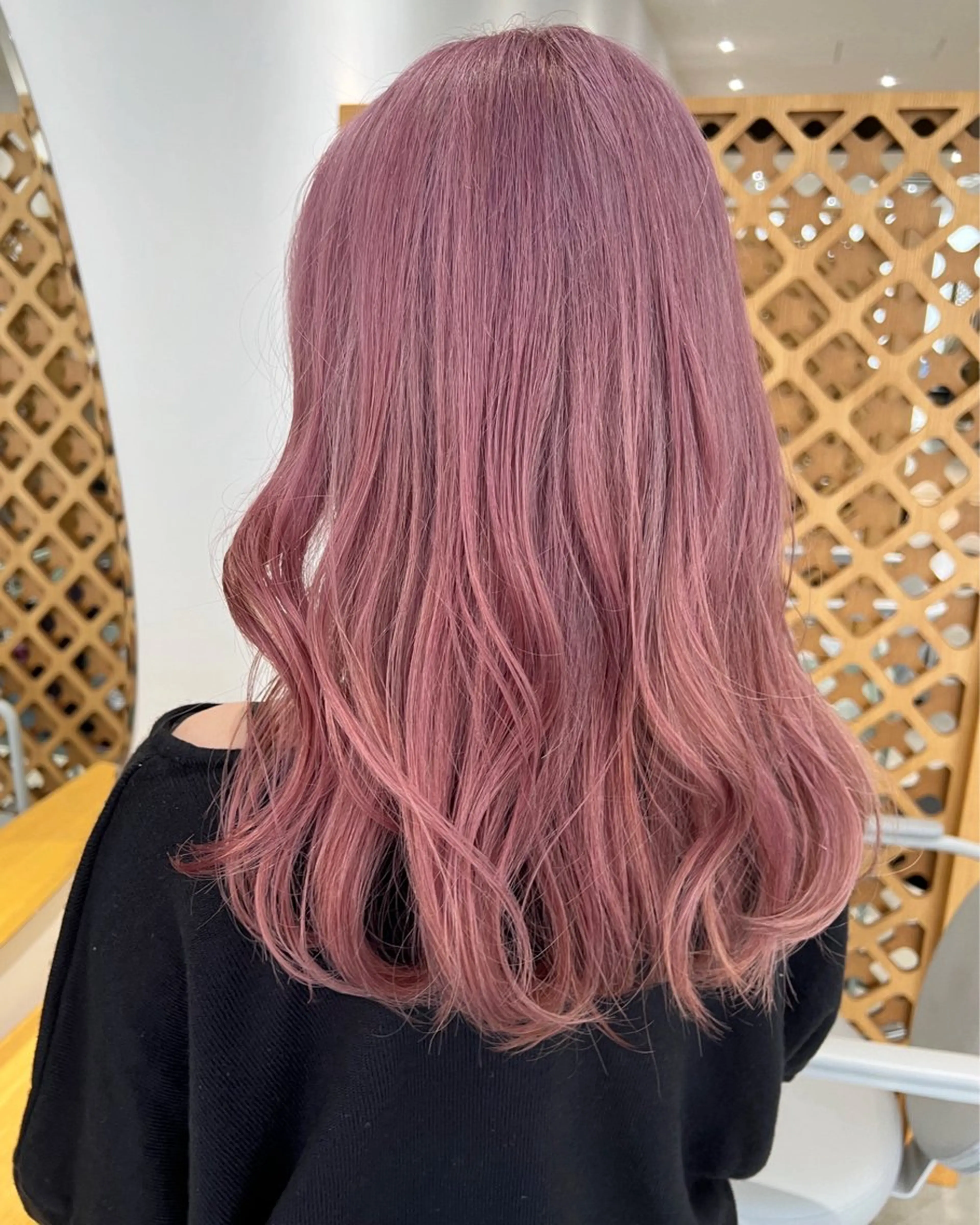 ミディアム カラー 色落ち可愛い艶ハイト ーン🧊AZUKIのヘアスタイル
