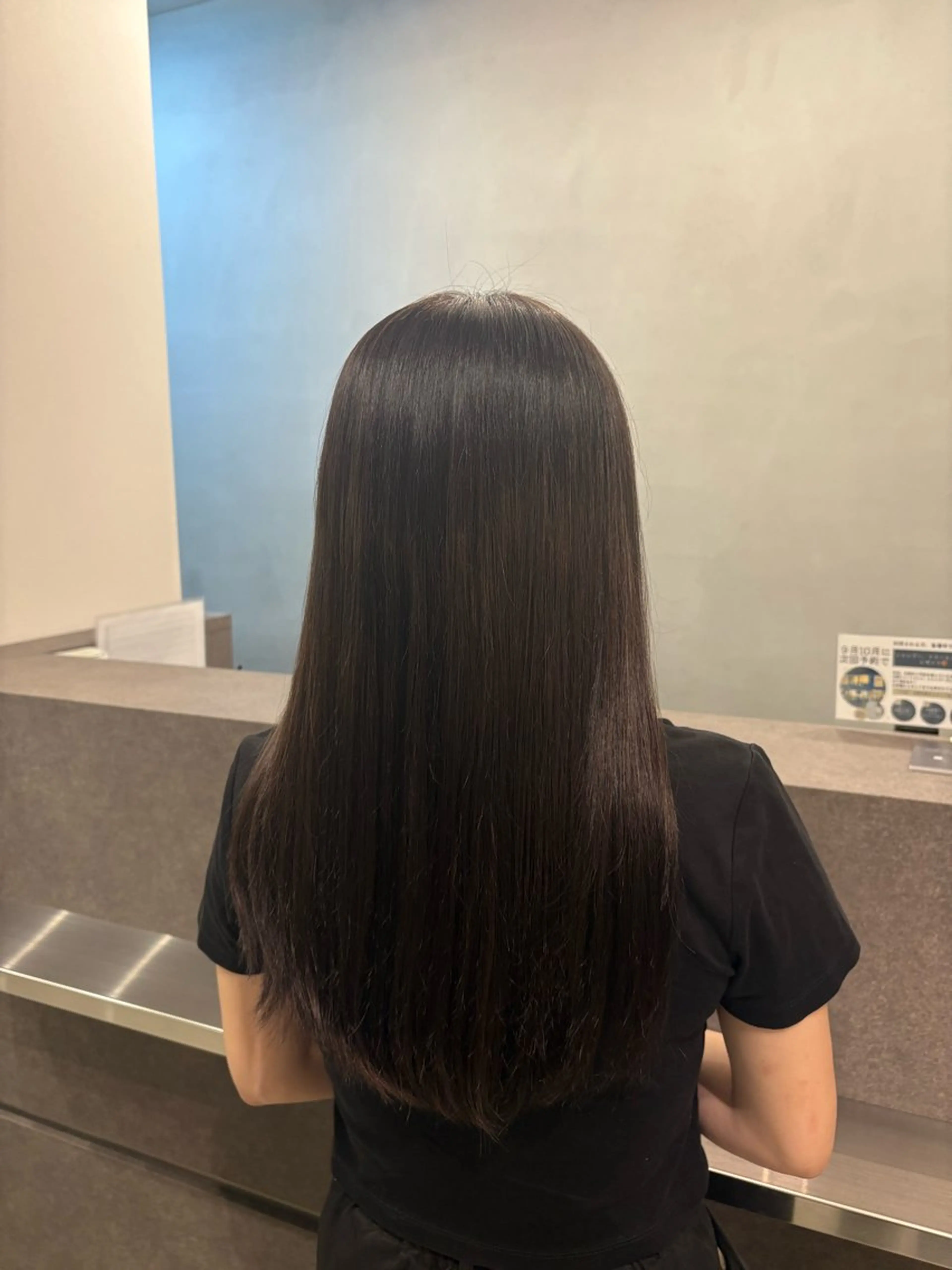 カラー ヘアカラー トリートメント アールラーゴ所属・宮島 華湖のヘアスタイル