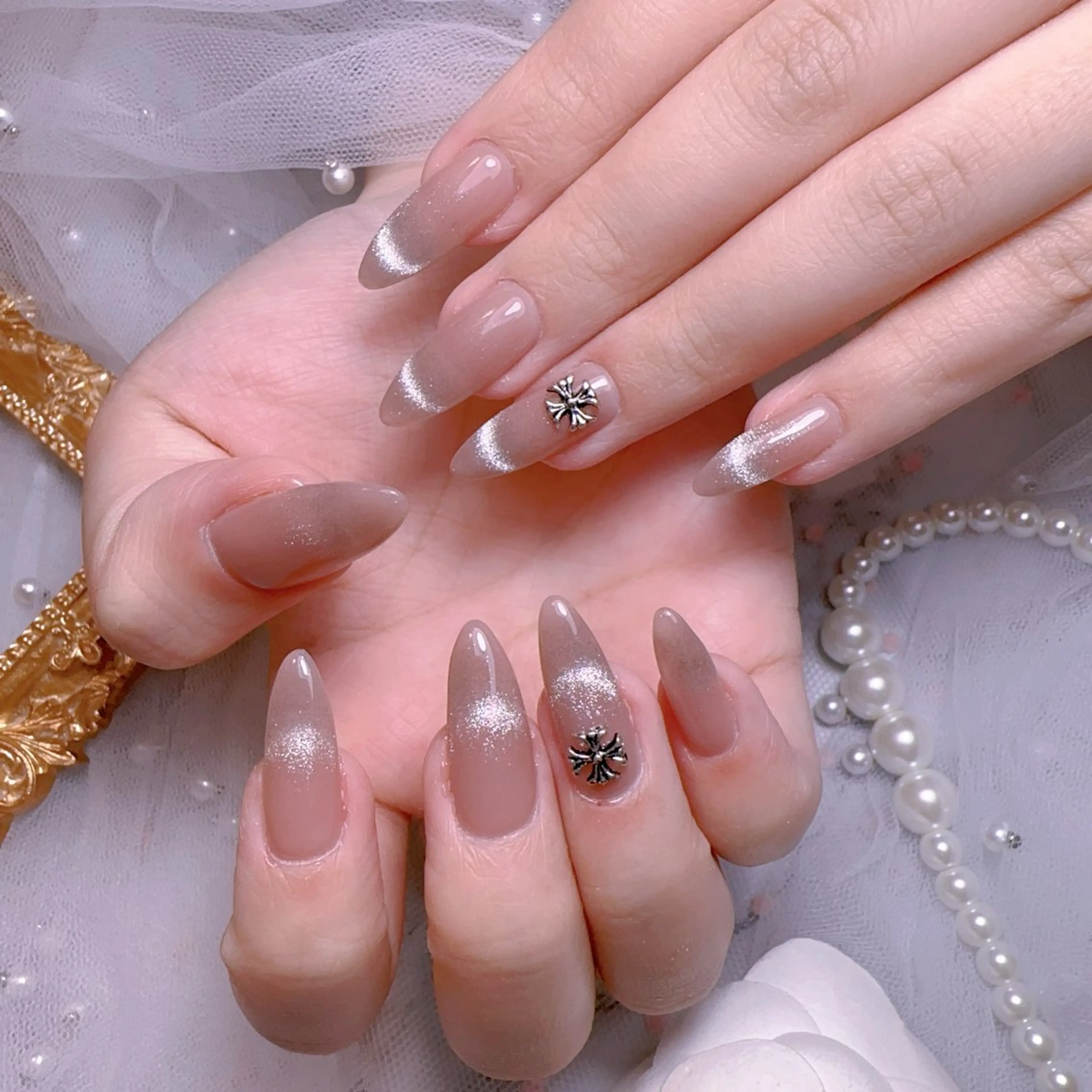 ネイル オーロラネイル フットネイル 韓国ネイル ラメ(グリッター) ラメグラデーション ハンドネイル Belle nail salon 新小岩のネイルデザイン