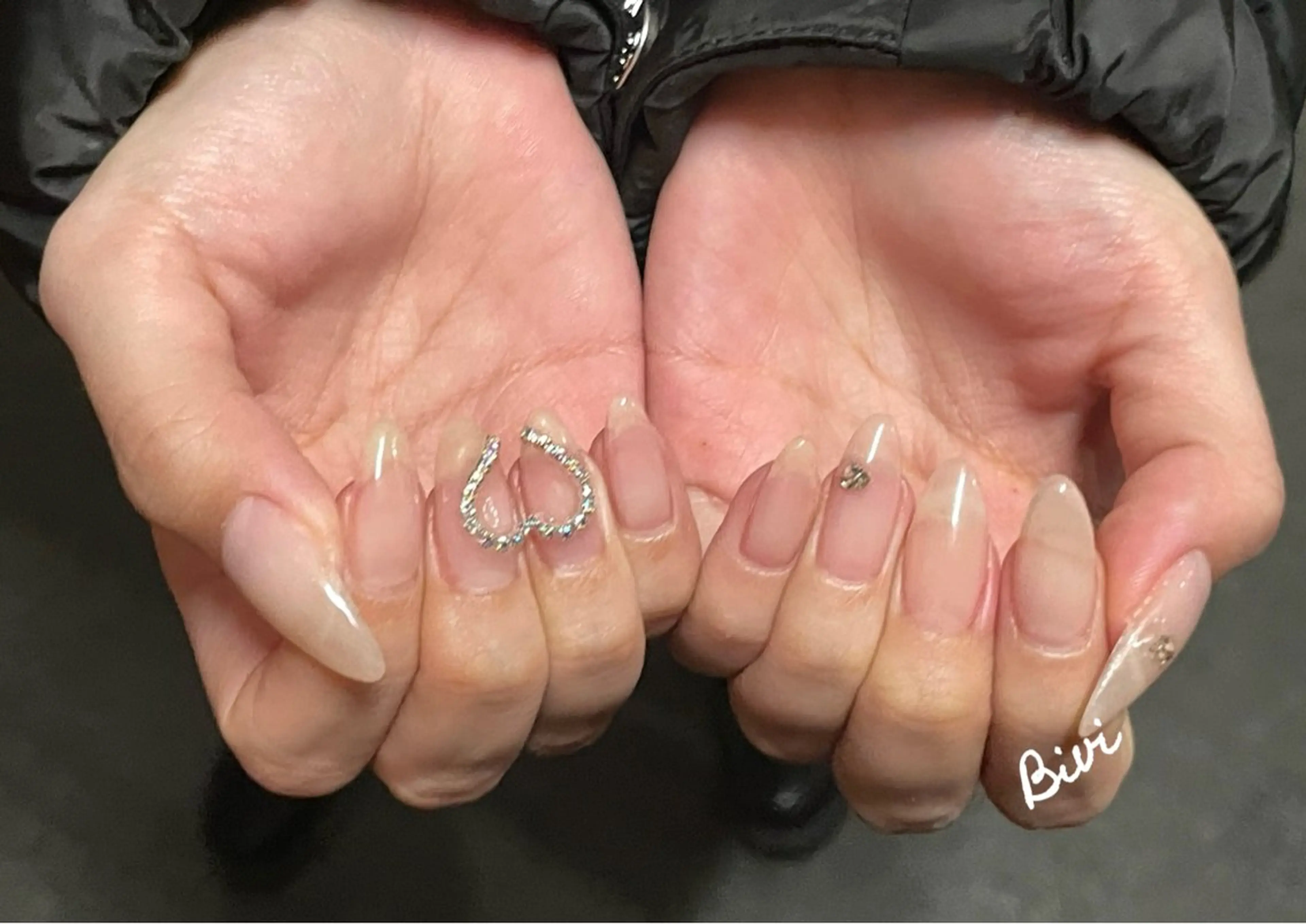 ネイル アートネイル フラッシュネイル ラメ(グリッター) シルバー スクエアネイル ハンドネイル ハンドケア ♡Bivi♡自爪に 優しいネイルサロンのネイルデザイン