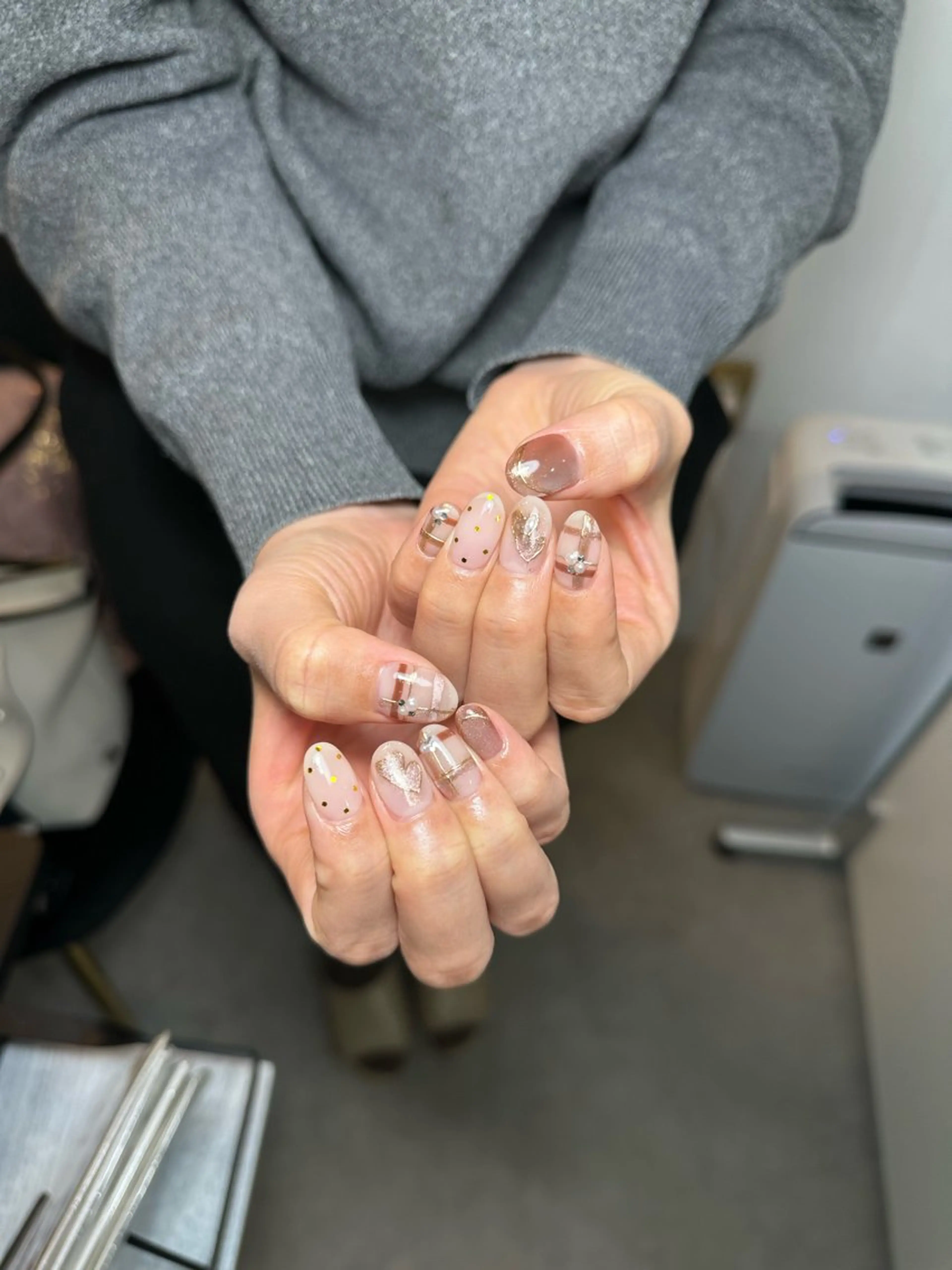 ネイル ATELIERHARLOW所属・nailist MOEのネイルデザイン