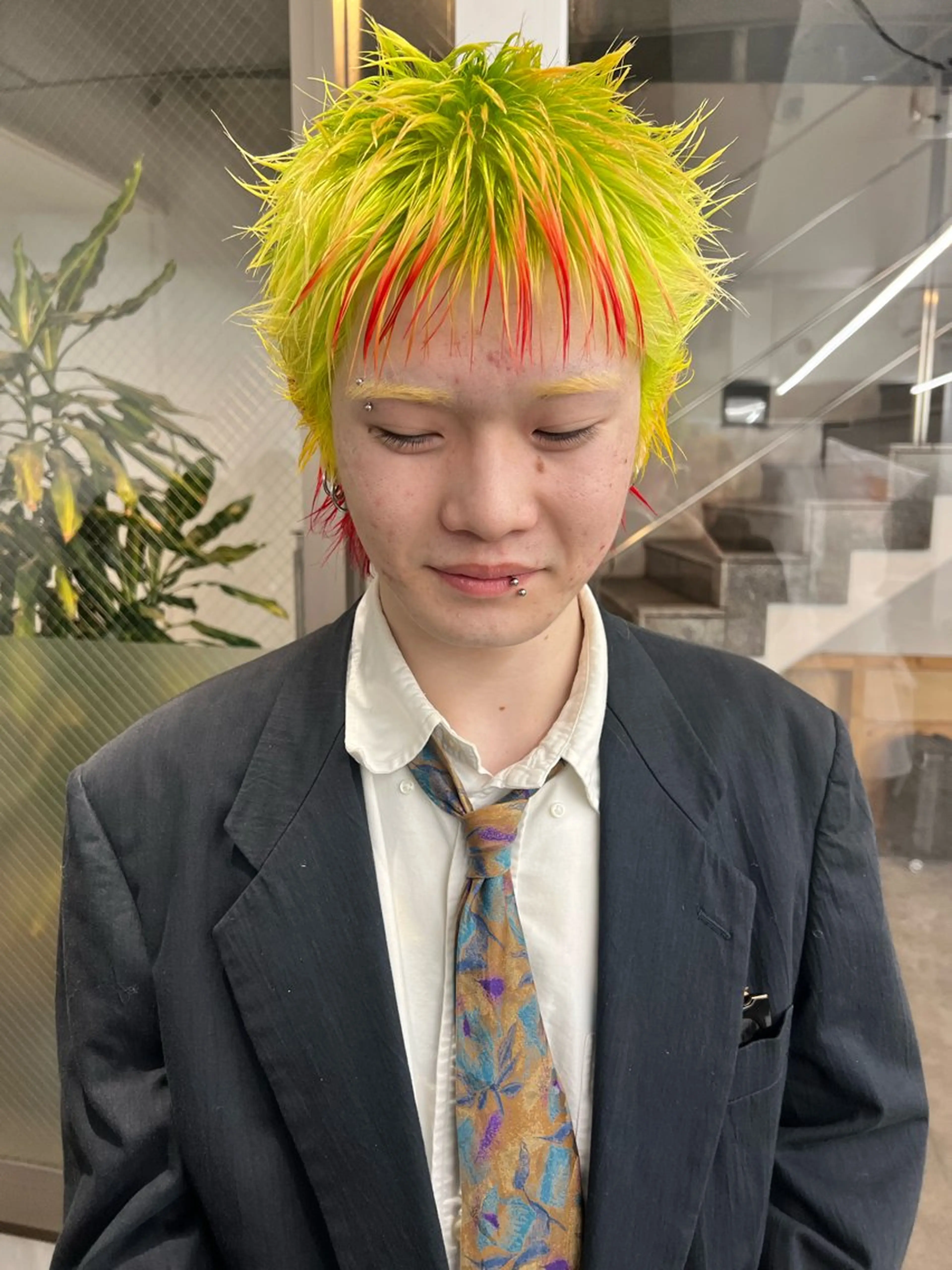 ショート ヘアカラー ハイトーン、艶カラー 24時間可能しょあのヘアスタイル