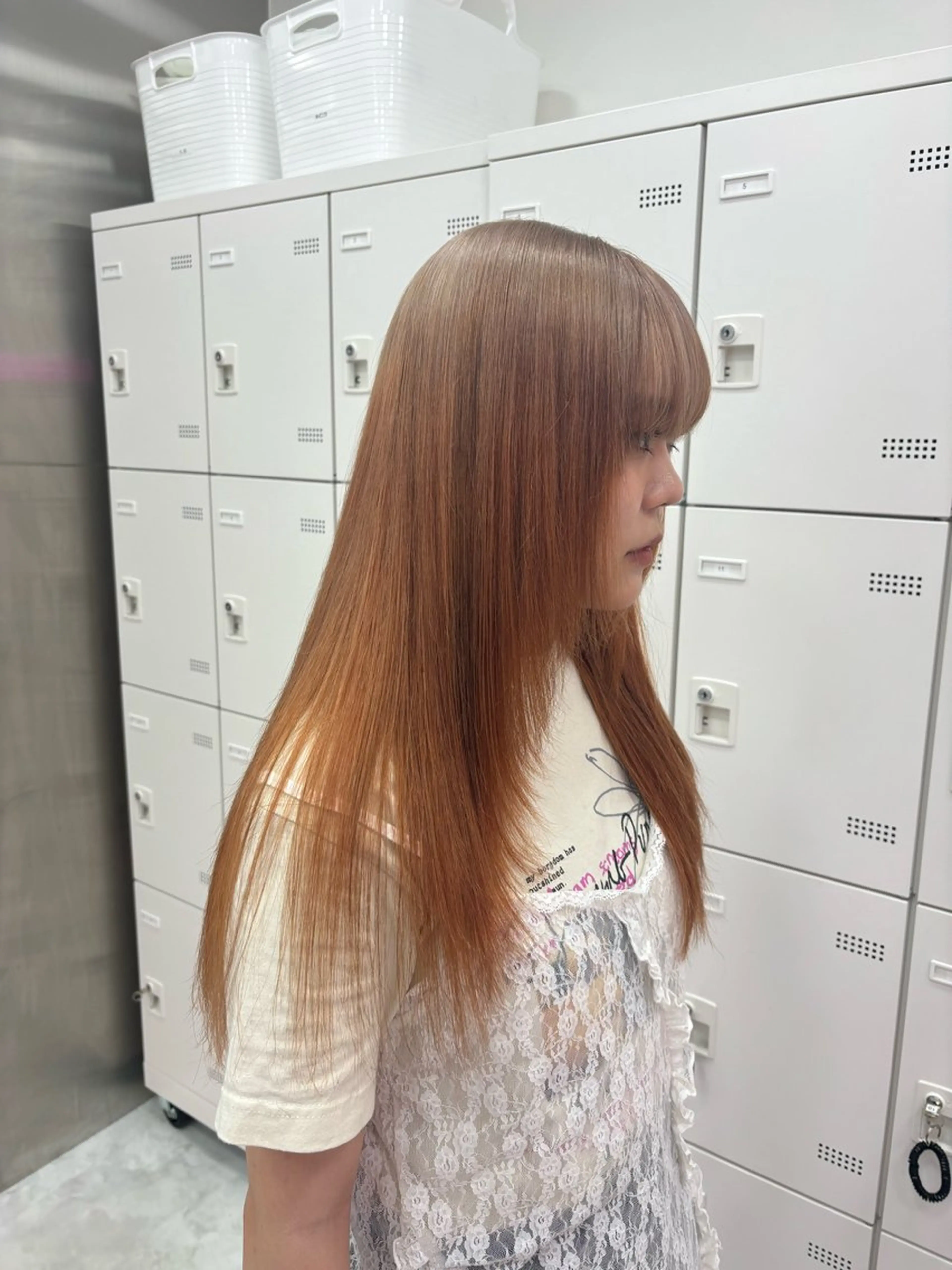 ロング カラー カット ヘアカラー トリートメント ヘッドスパ ヘアセット 韓国レイヤー ハッシュカットのヘアスタイル