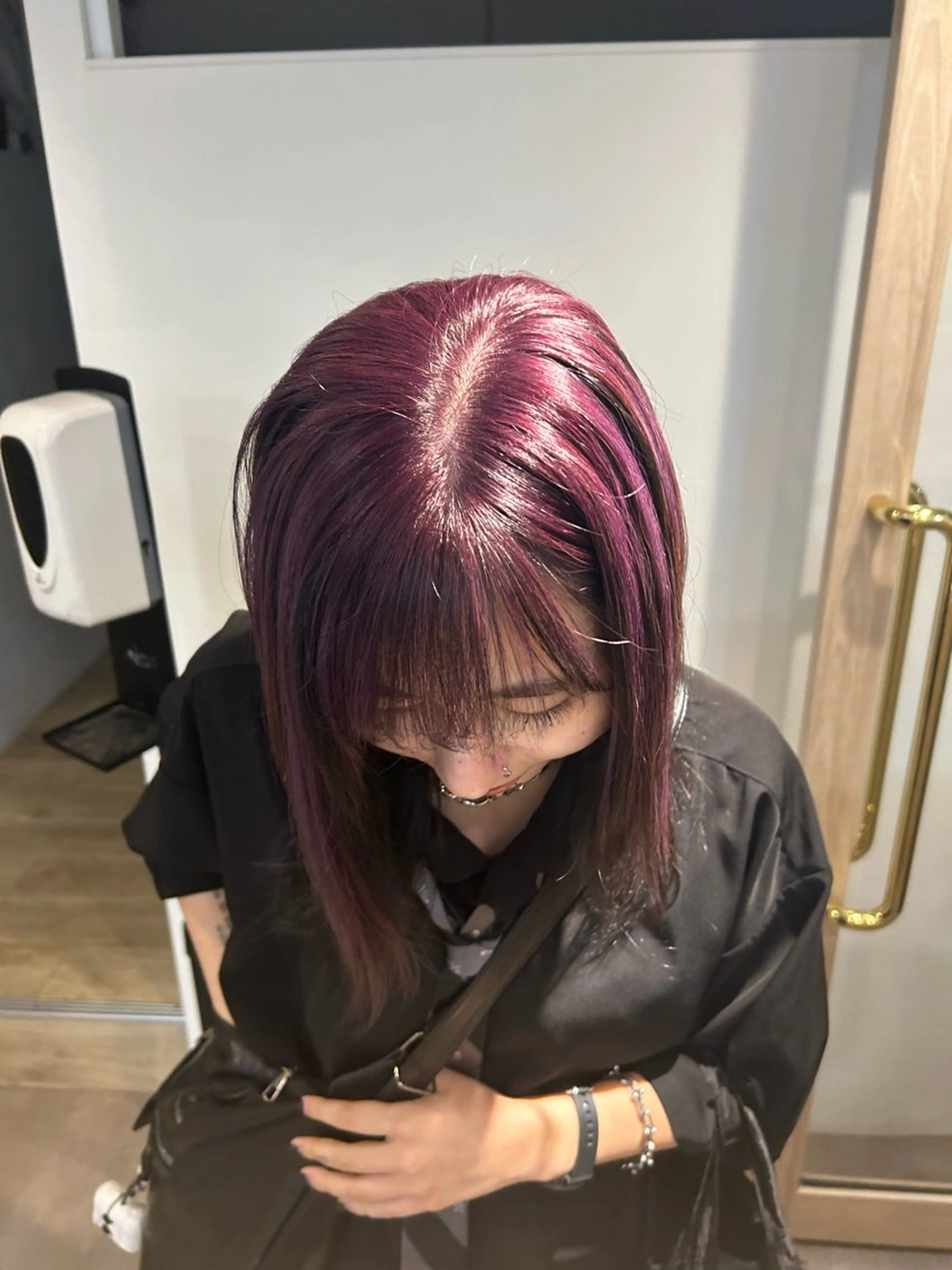 カラー ブリーチ デザインカラー ラベンダーカラー ラベンダーピンク ピンクカラー オリーブ/ ナカミネアキナのヘアスタイル