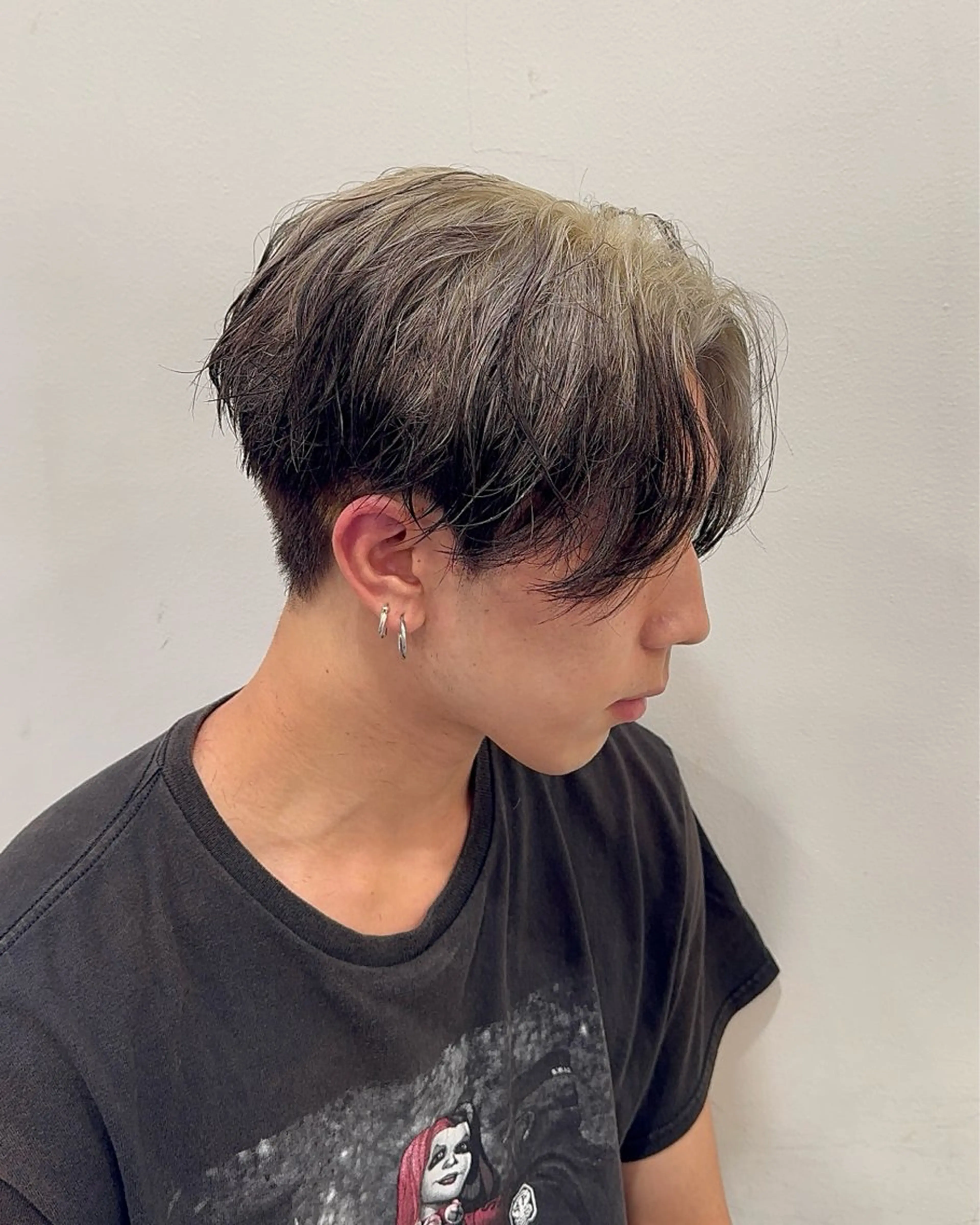 カラー メンズ カット ヘアカラー センターパート/ スパイキーショートのヘアスタイル