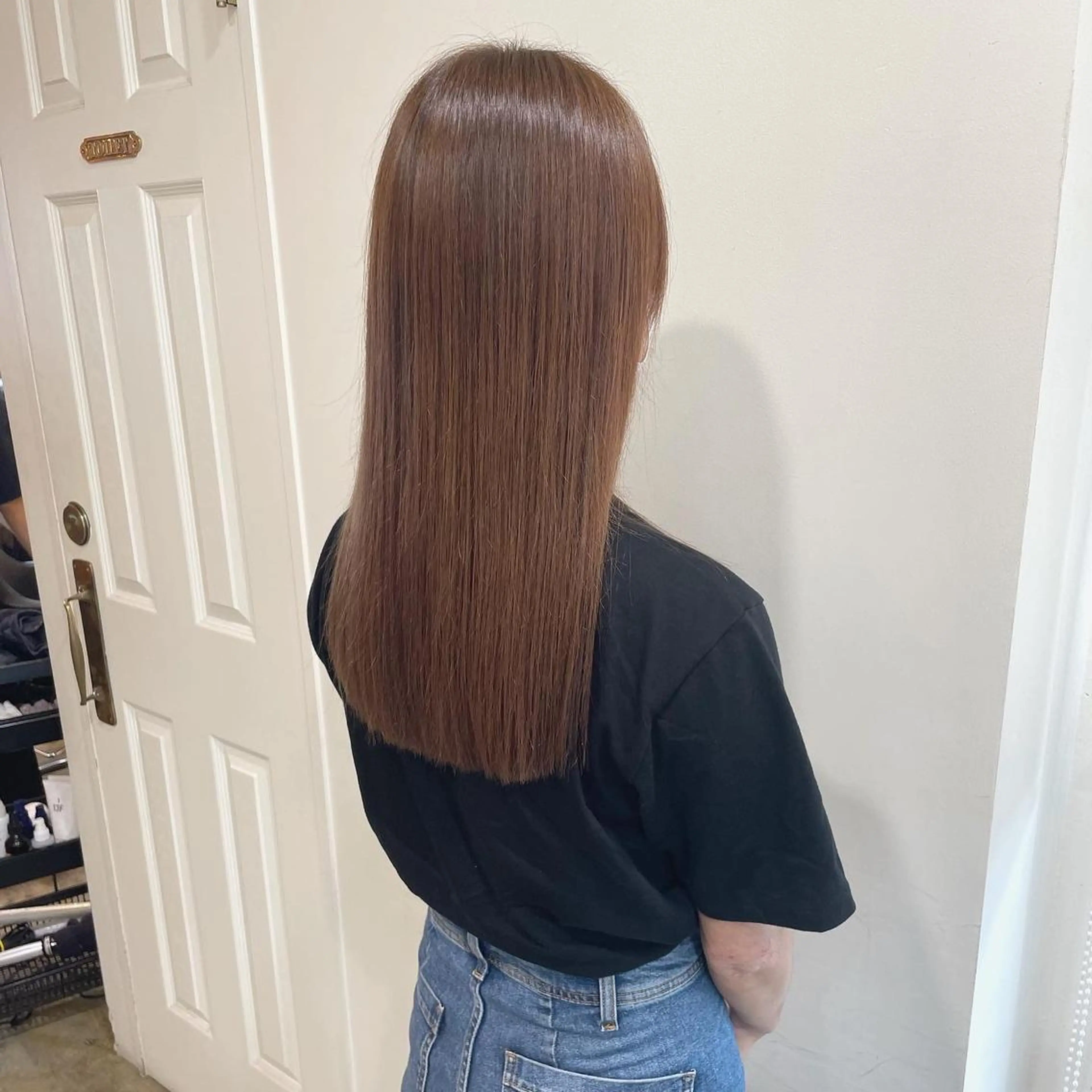 セミロング カラー ベージュカラー カット ヘアカラー トリートメント MIOベージュカラー 柔らかいカラーのヘアスタイル