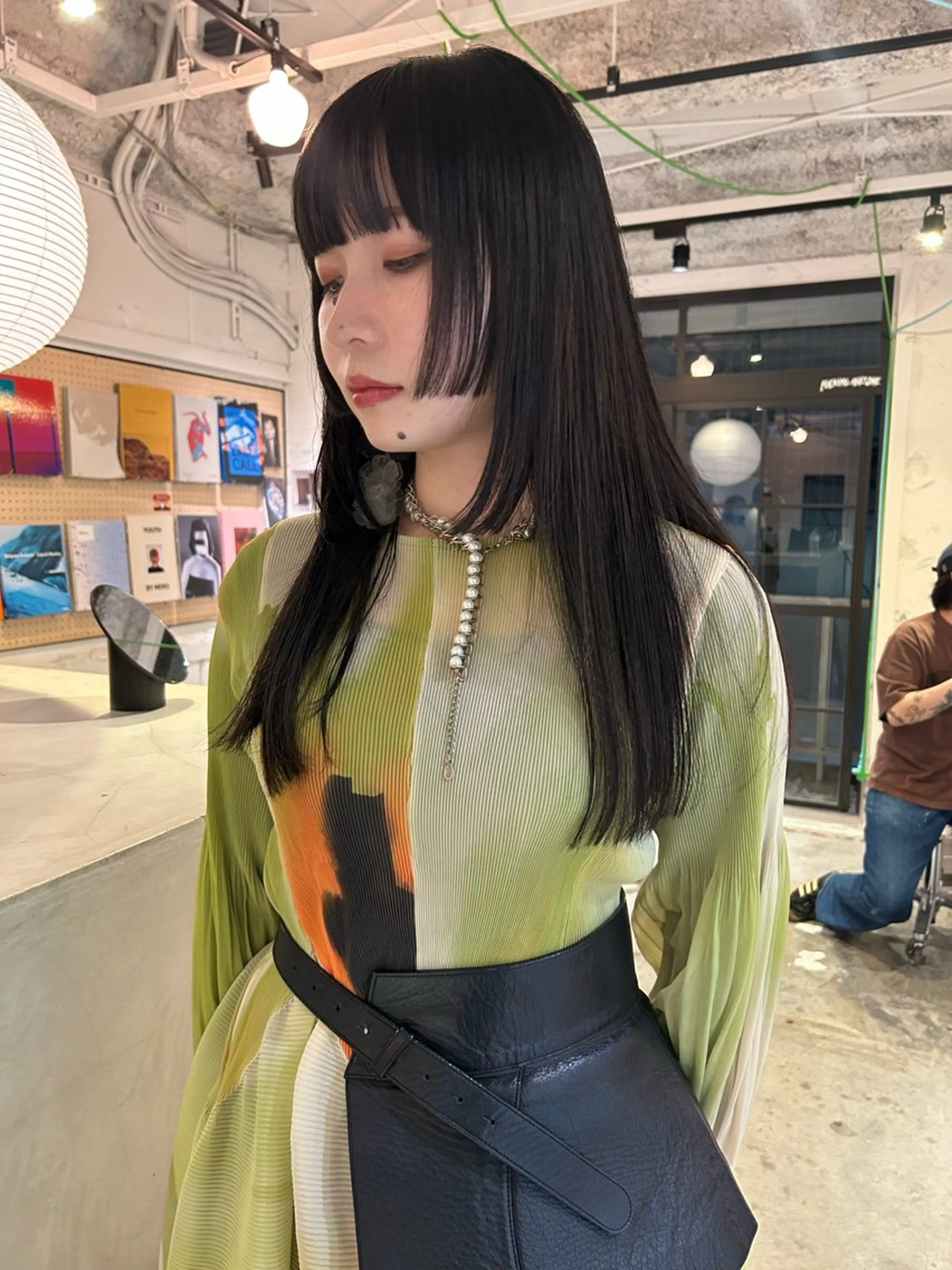 ロング カラー 姫カット カット ヘアカラー トリートメント Loom.所属・村上雅人 ナチュラルモードのヘアスタイル
