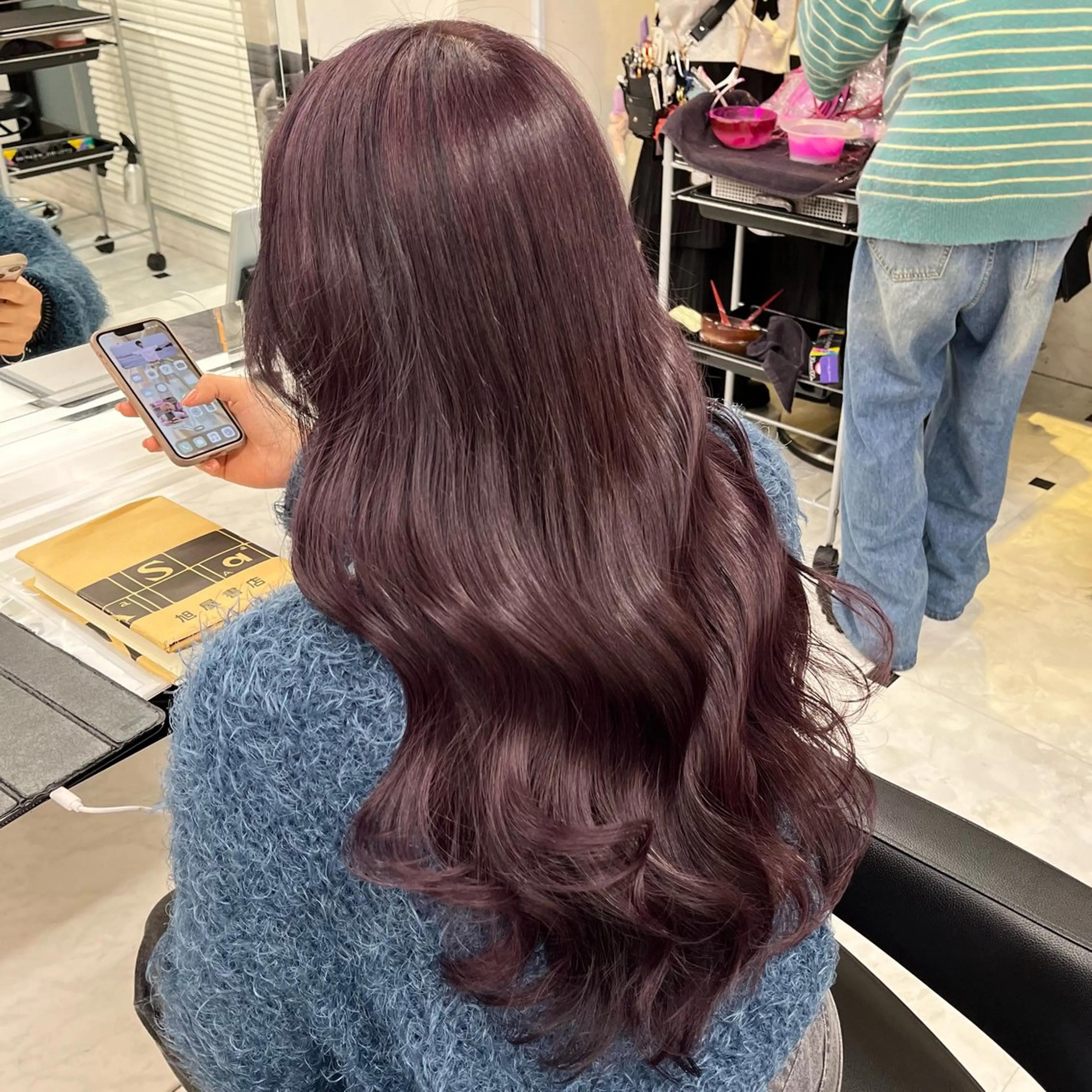 セミロング カラー ヘアアレンジ ヘアカラー トリートメント ヘッドスパ ヘアセット 🍒透明感カラー🌨 🥕ハイトーンカラーのヘアスタイル