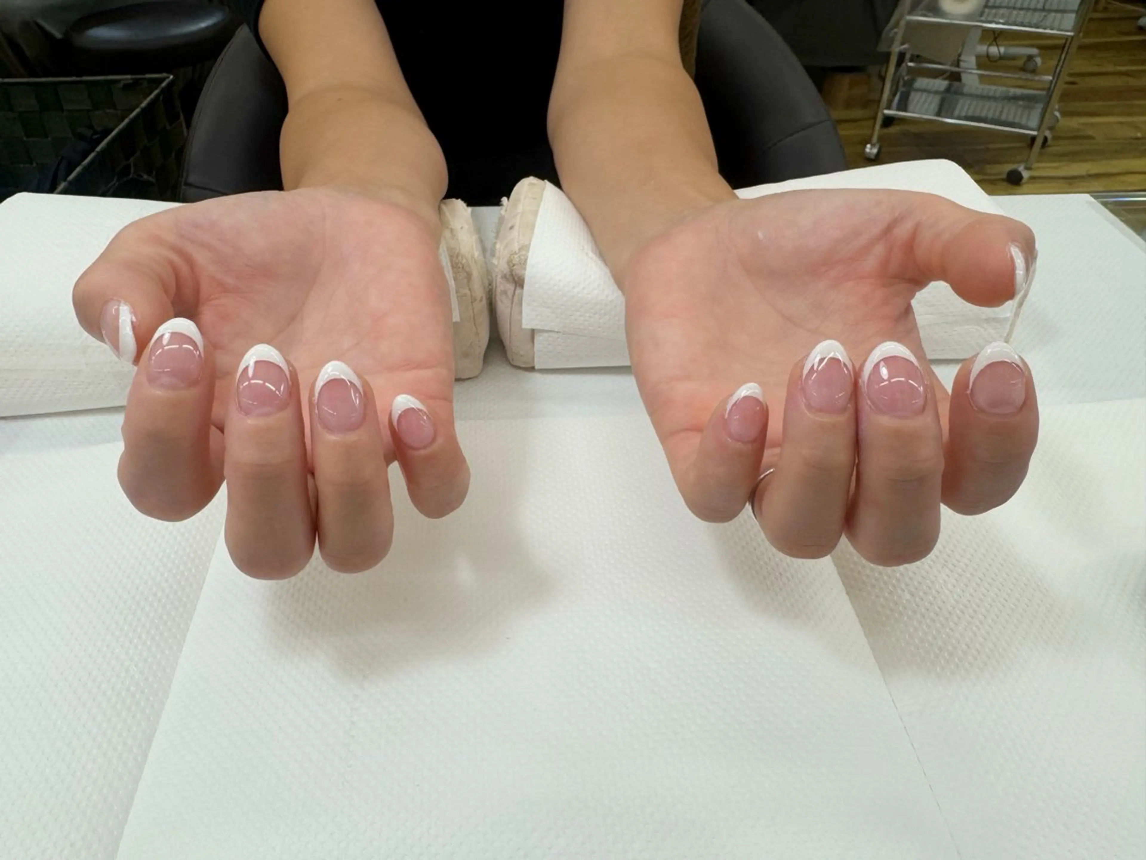 ネイル クリアネイル フレンチネイル ハンドネイル 【MAXKELLY】 Shiotaのネイルデザイン