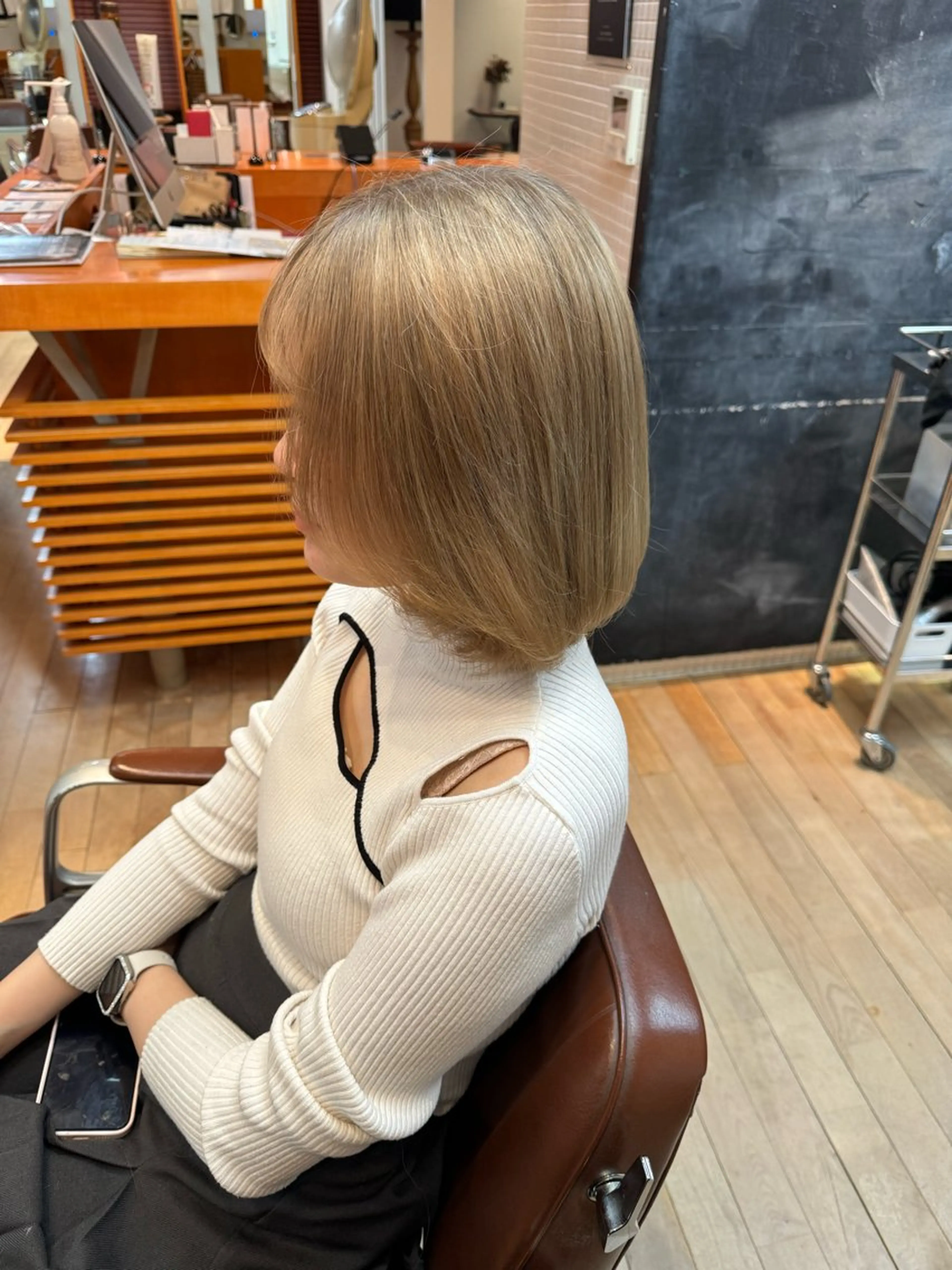 カラー L'arte所属・松並 直のヘアスタイル