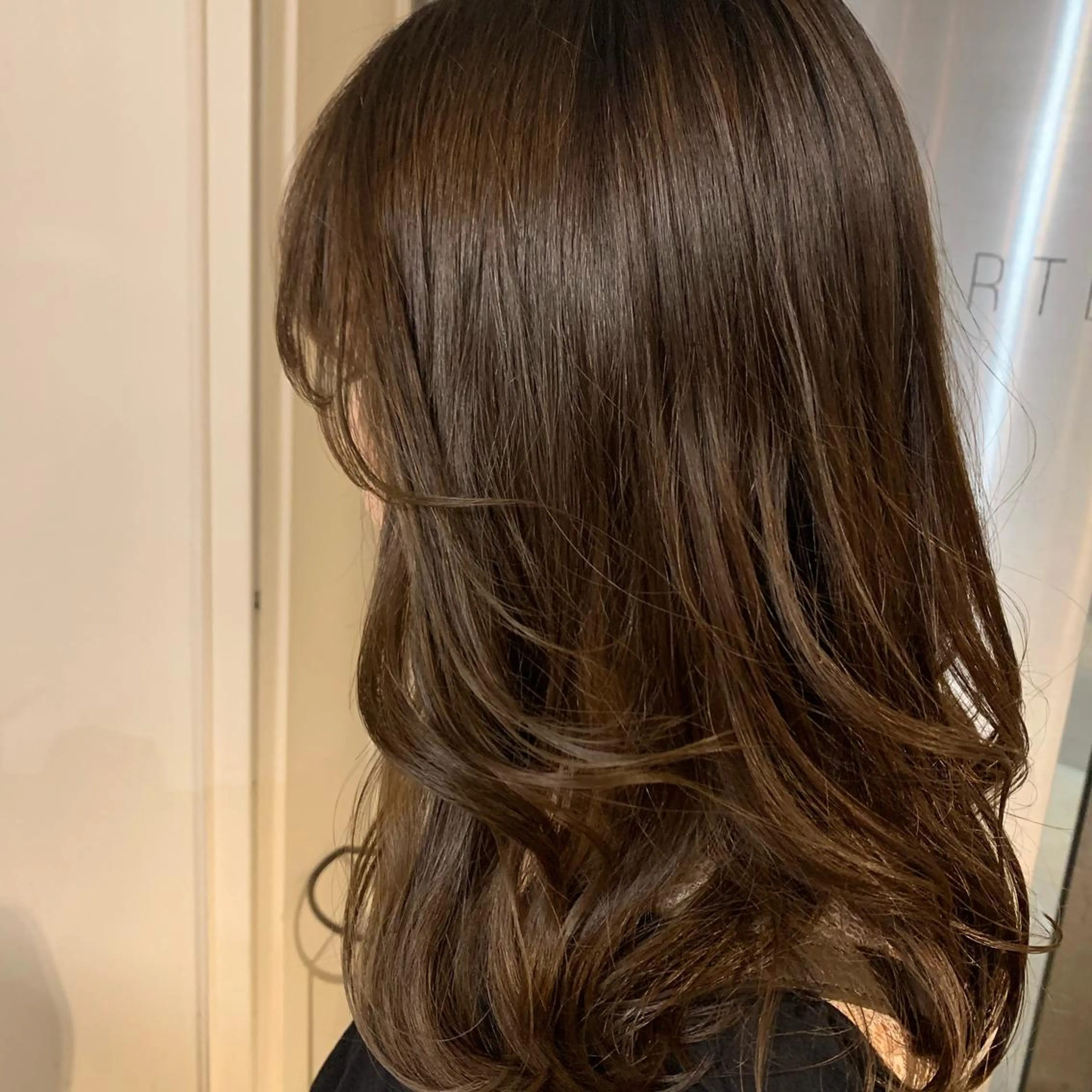 セミロング カラー ヘアアレンジ レイヤーカット 再現度&髪質改善 LISAのヘアスタイル