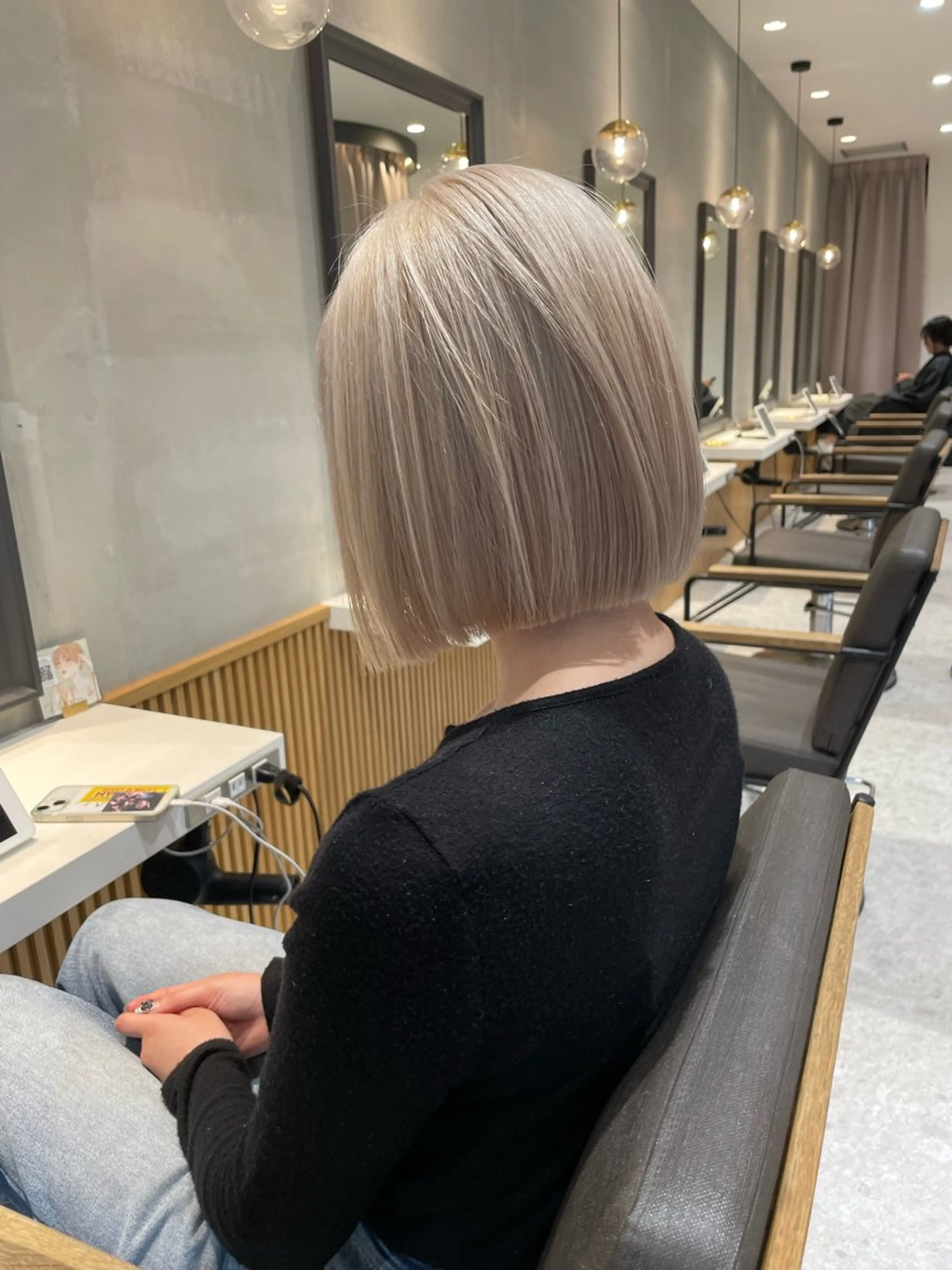 ミディアム カラー ヘアカラー トリートメント 💛ブリーチ&カット LEON🩶のヘアスタイル