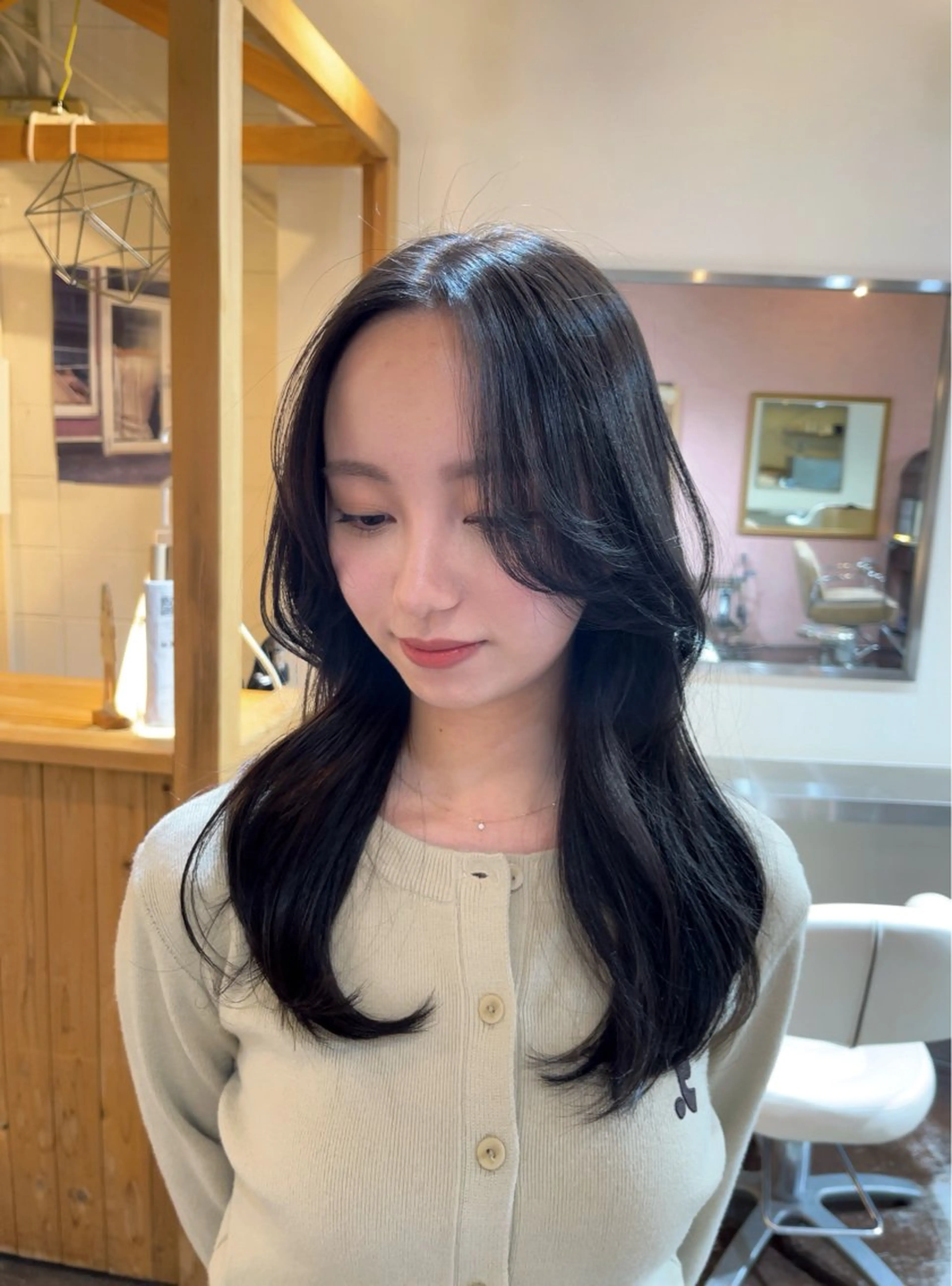 セミロング カラー 透明感カラー レイヤーカット chikashitsu所属・Junmi/ﾁｶｼﾂ /堀江のヘアスタイル