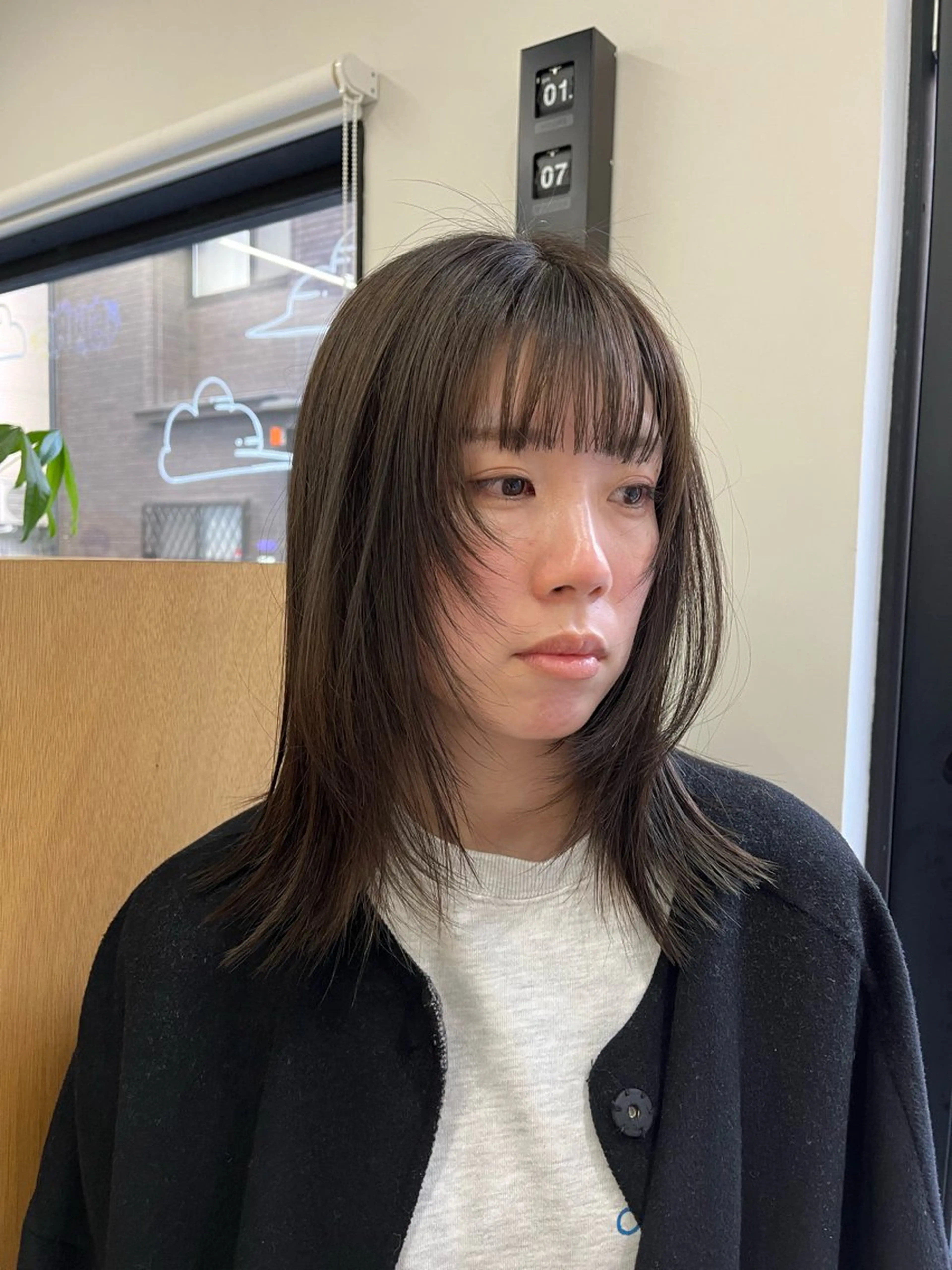 ロング カラー ベージュカラー 透明感カラー オリーブベージュ オリーブカラー 顔まわりレイヤー カット ヘアカラー miyu /レイヤー/ブリーチのヘアスタイル