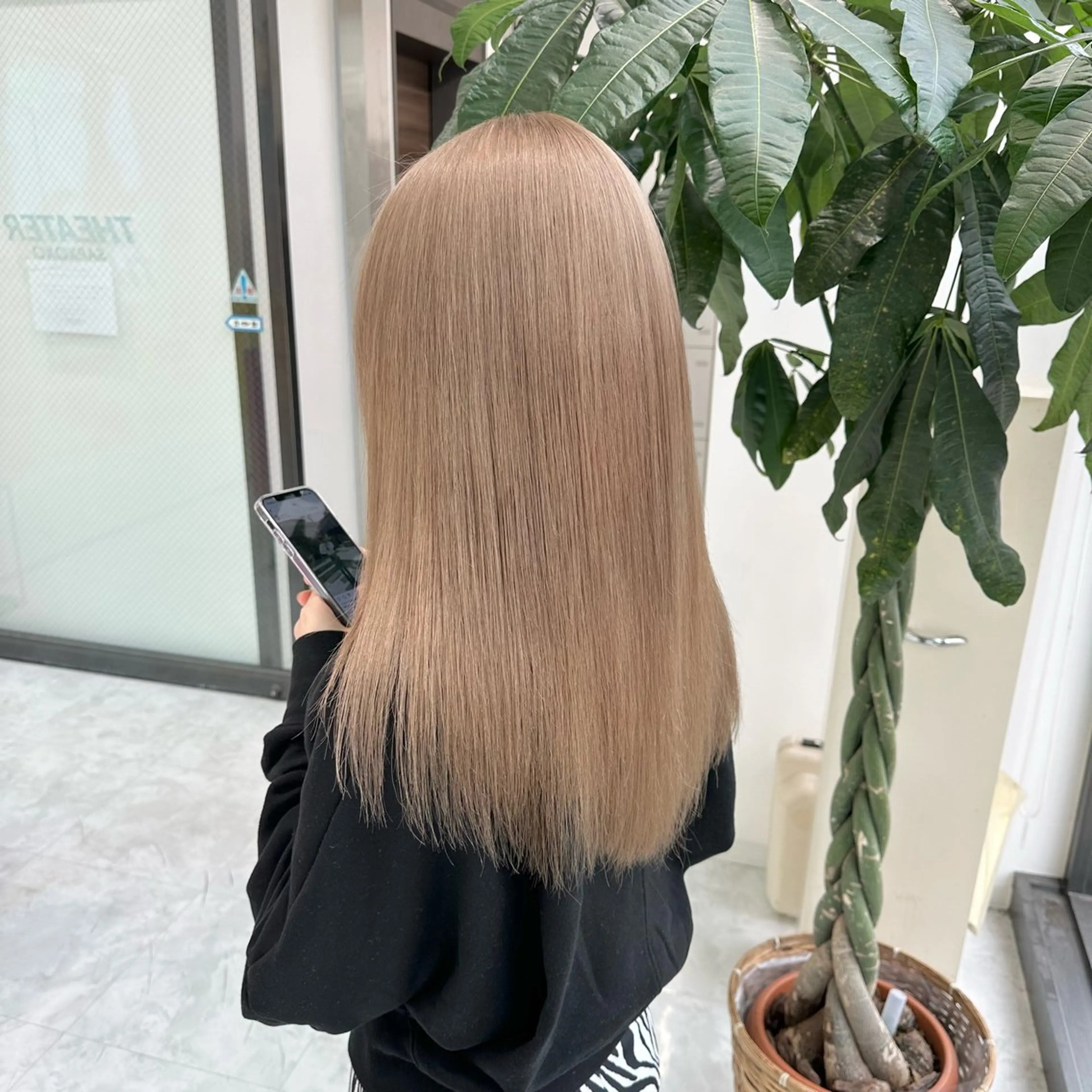 セミロング カラー ベージュカラー ミルクティーベージュ ヘアカラー ヘッドスパ ヘアセット ♡ブリーチカラー♡ Mirioのヘアスタイル