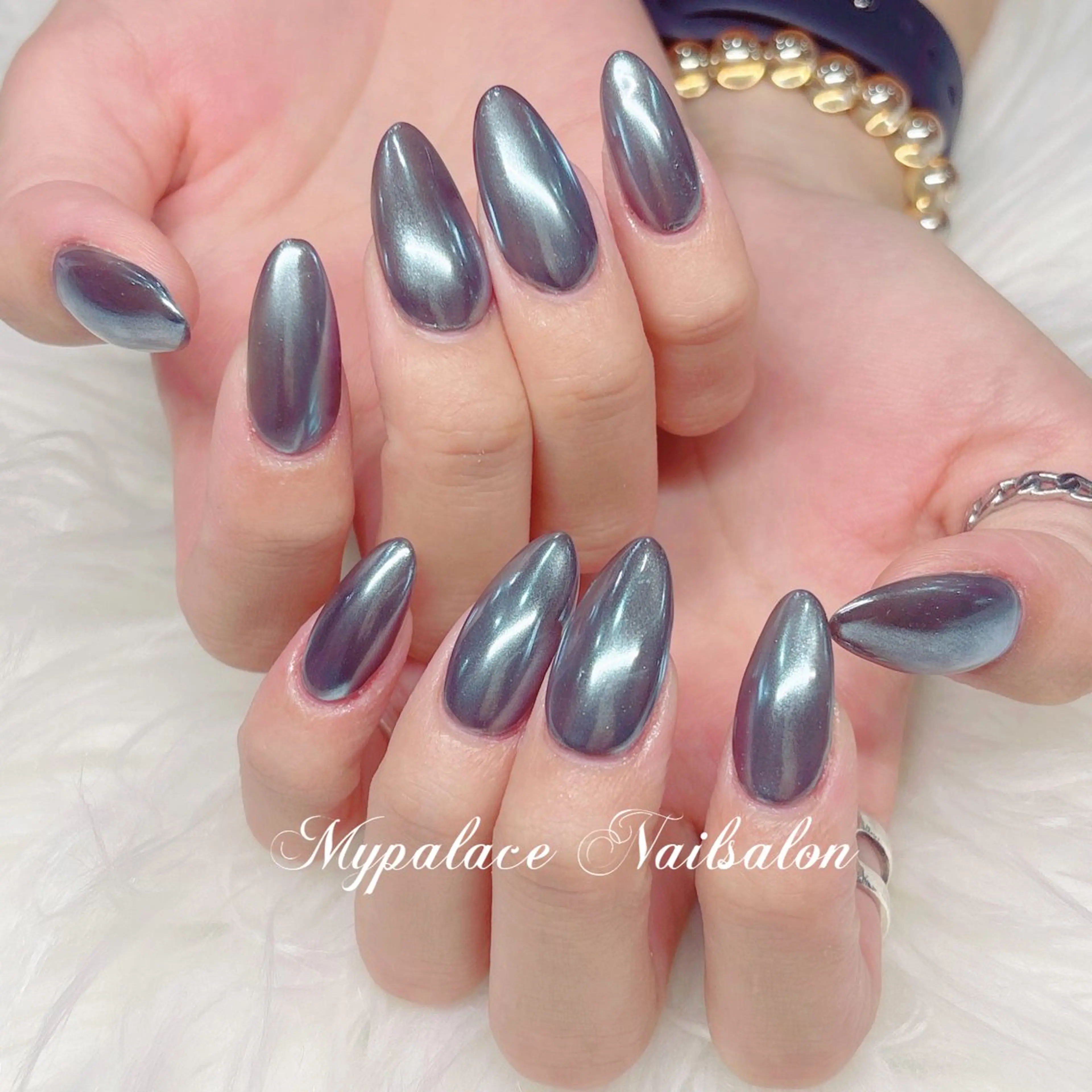 ネイル ミラーネイル スカルプネイル シルバー ハンドネイル Yuis Nailスカルプ専門のネイルデザイン