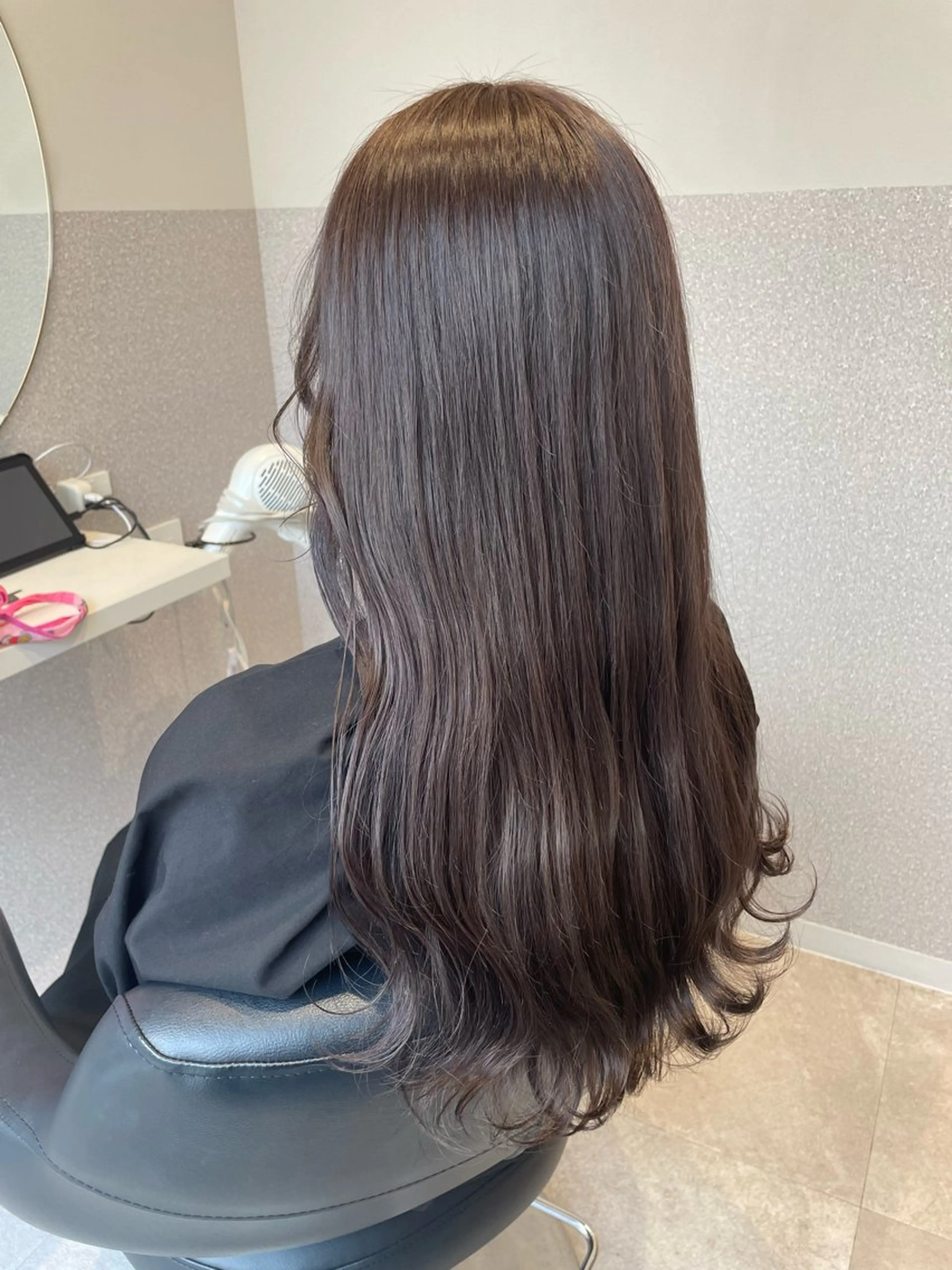 ロング カラー アッシュ アッシュグレー アッシュグレージュ グレージュ カット ヘアカラー 女性リピ90%🍨 🩷佐藤みずきのヘアスタイル