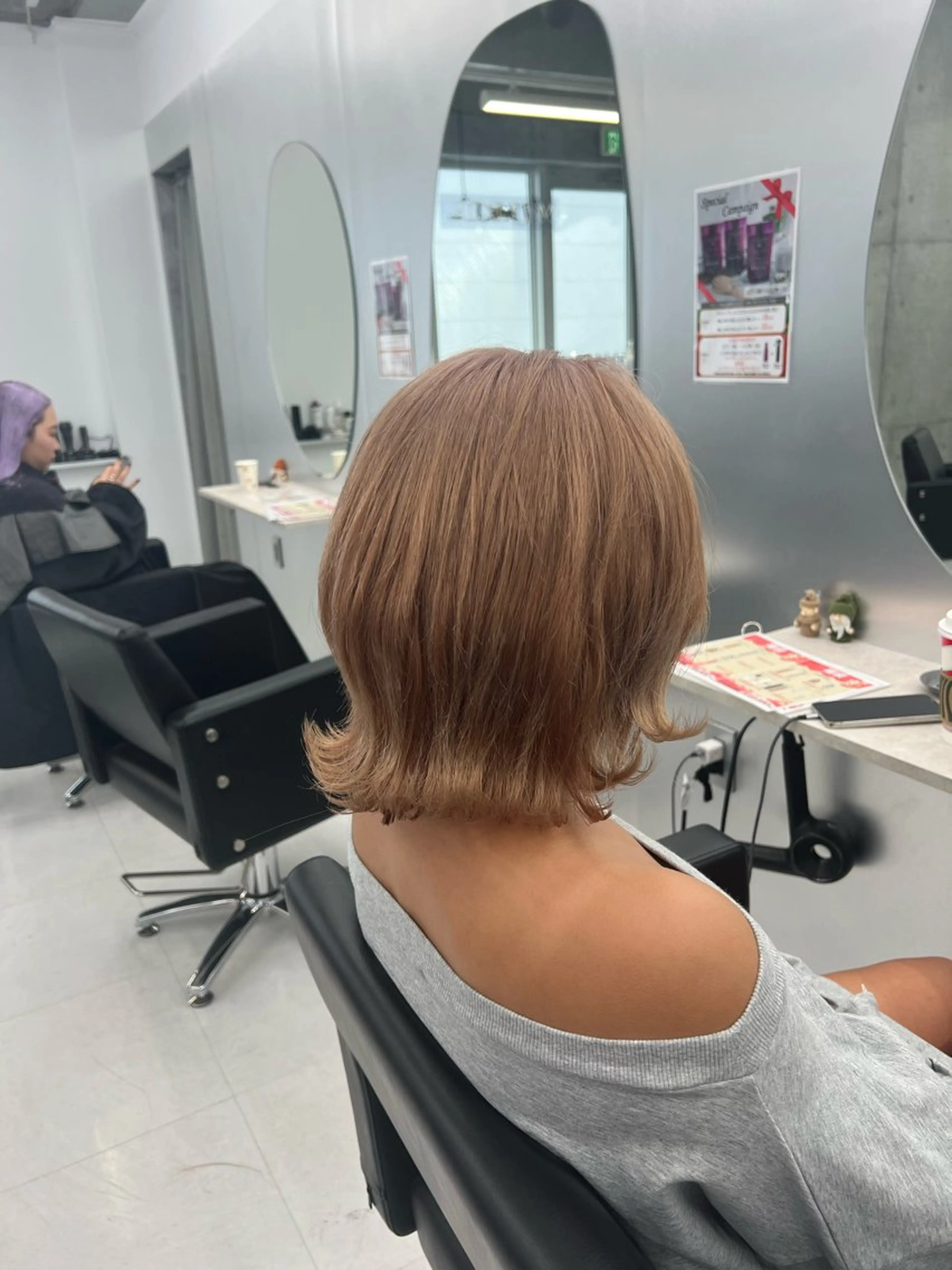 ミディアム カラー 👑高評価多数エク ステ×ハイトーン唯澄のヘアスタイル