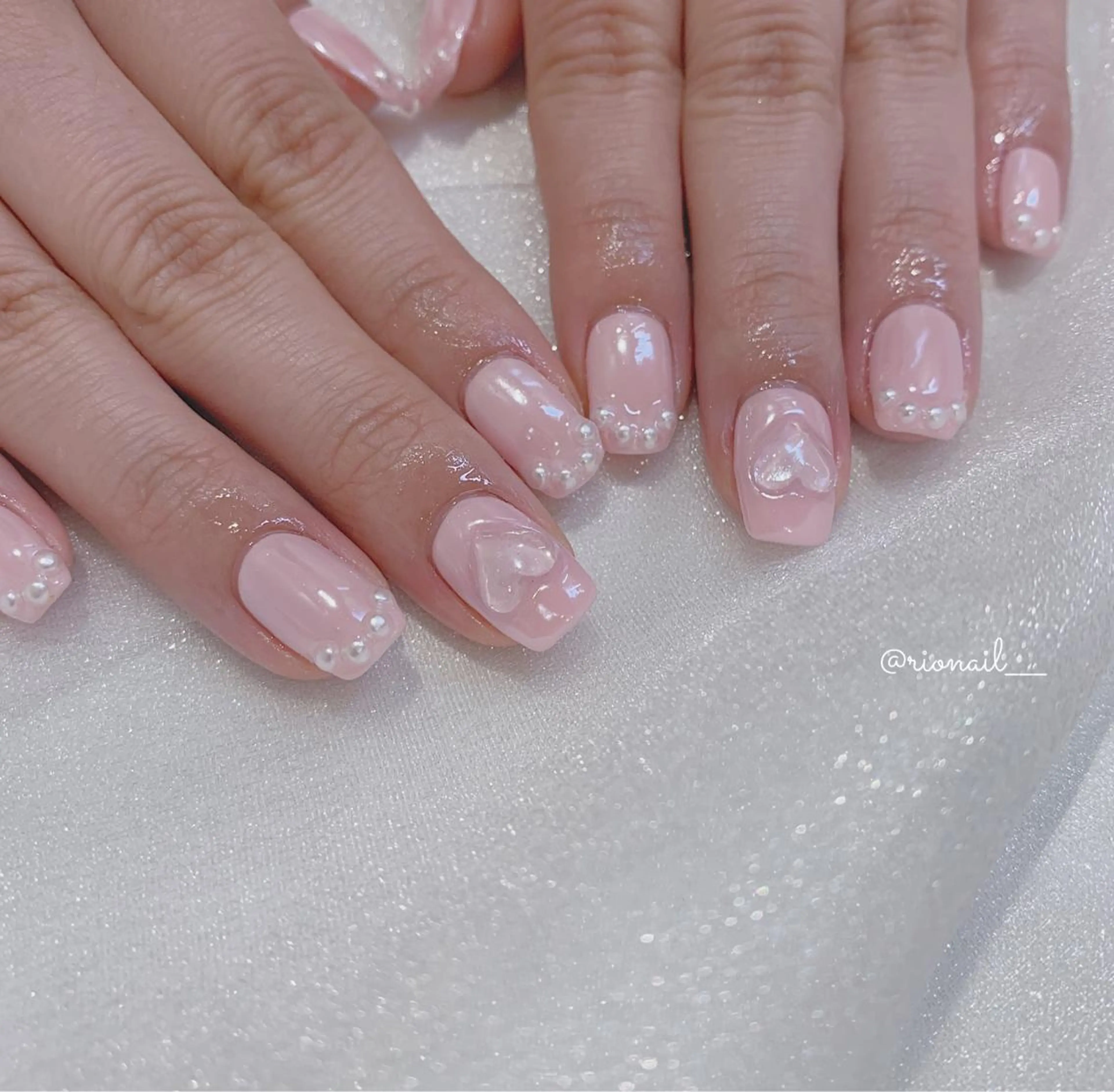 ネイル アートネイル 𝘙𝘪𝘰𝘯𝘢 ...🕯🤍のネイルデザイン