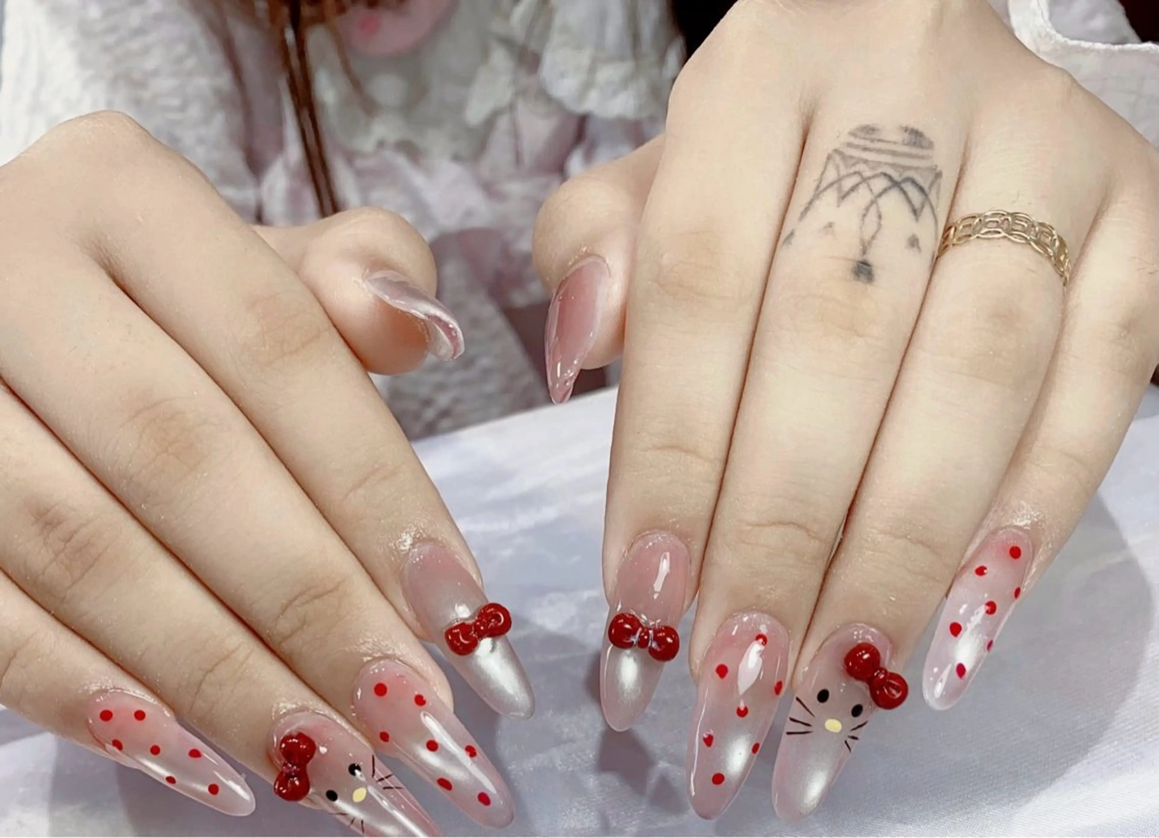 ネイル 長さ出し フレンチネイル ジェルネイル ガラスフレンチ 韓国ネイル ハンドネイル Minette nail所属・Minette nailHuongのネイルデザイン