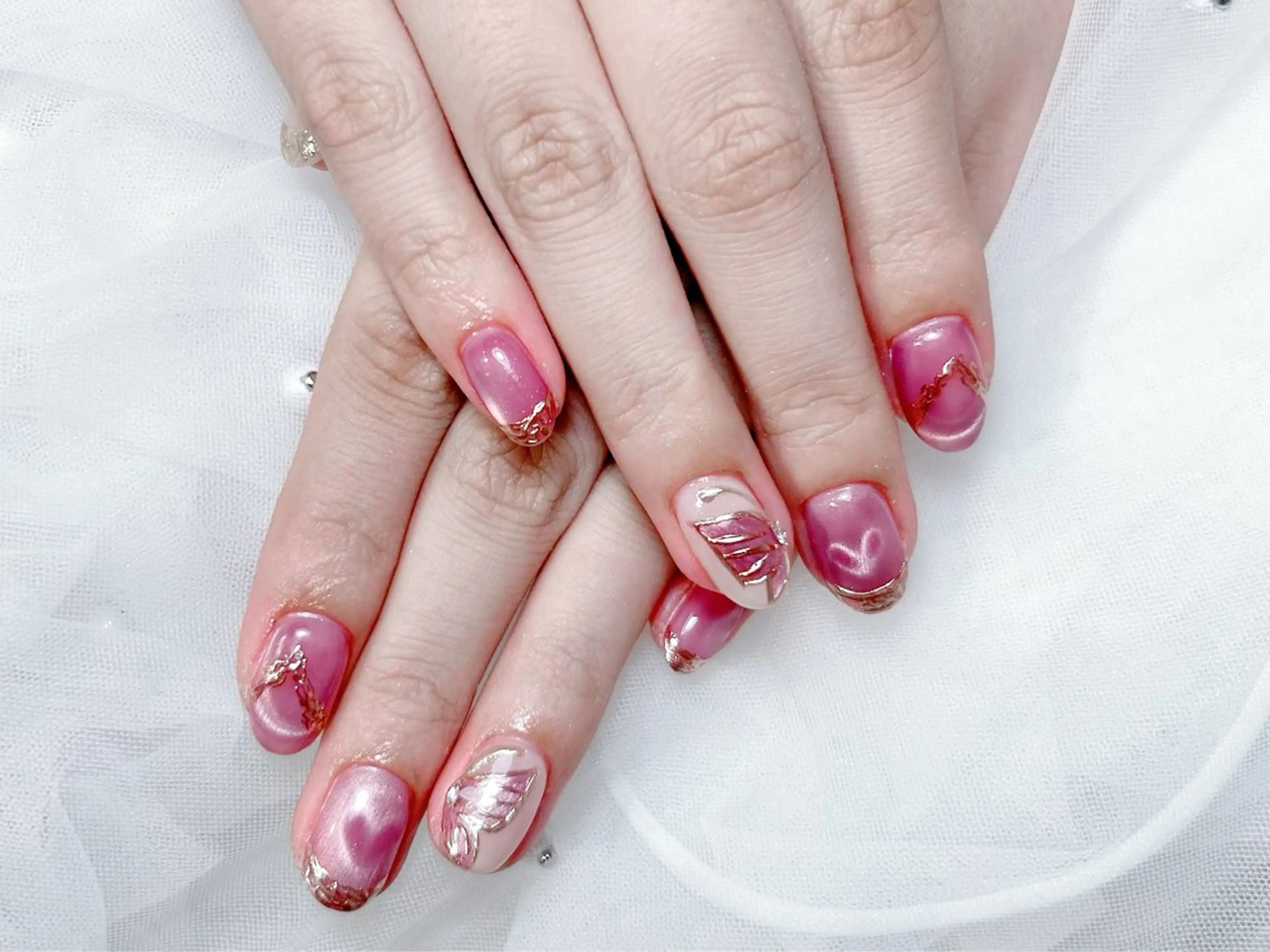 ネイル アートネイル 桜ネイル フレンチネイル ガラスフレンチ グラデーション ハンドネイル ミナ🌈 Laule'aのネイルデザイン