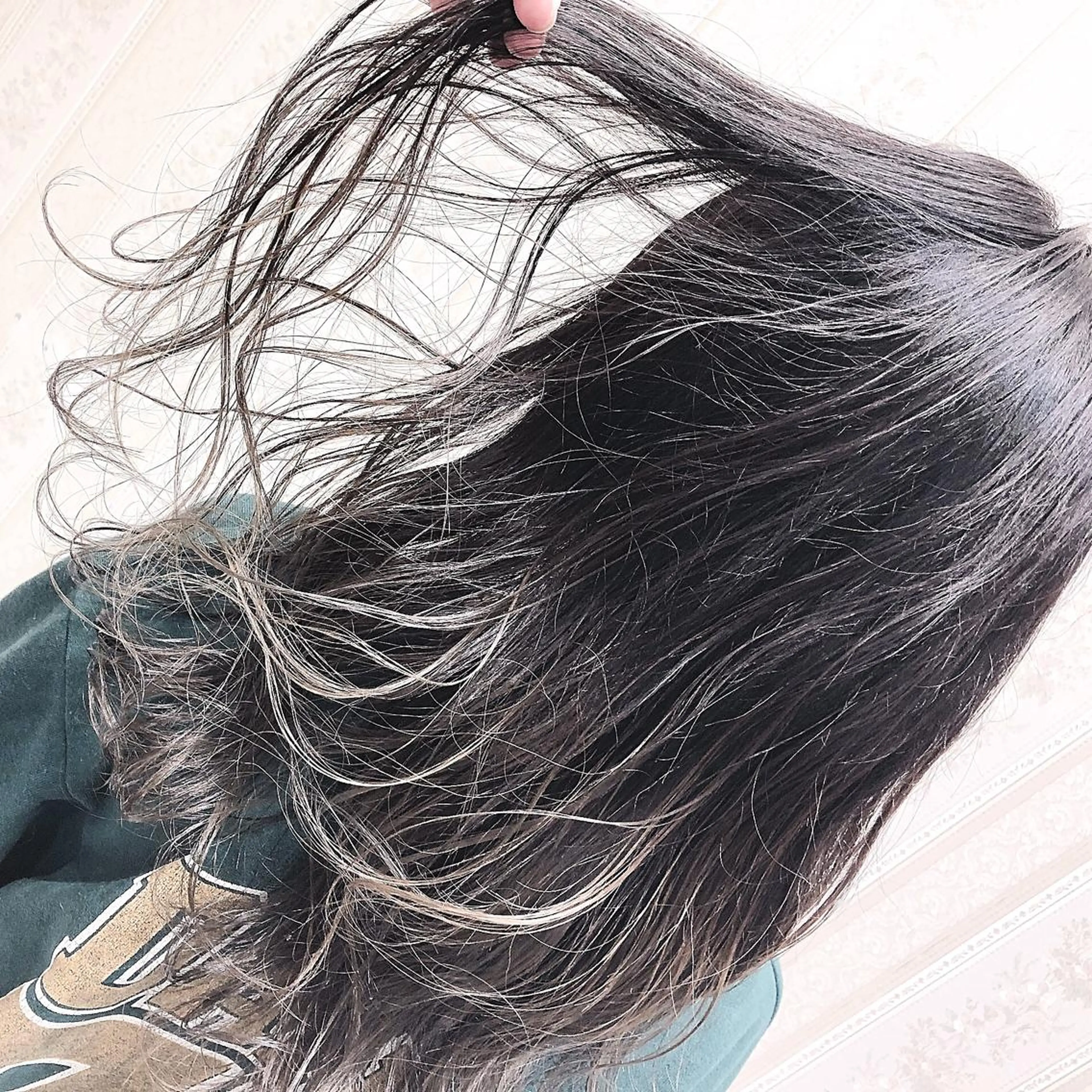 セミロング カラー グラデーションカラー ヘアカラー トリートメント 名畑 裕貴のヘアスタイル
