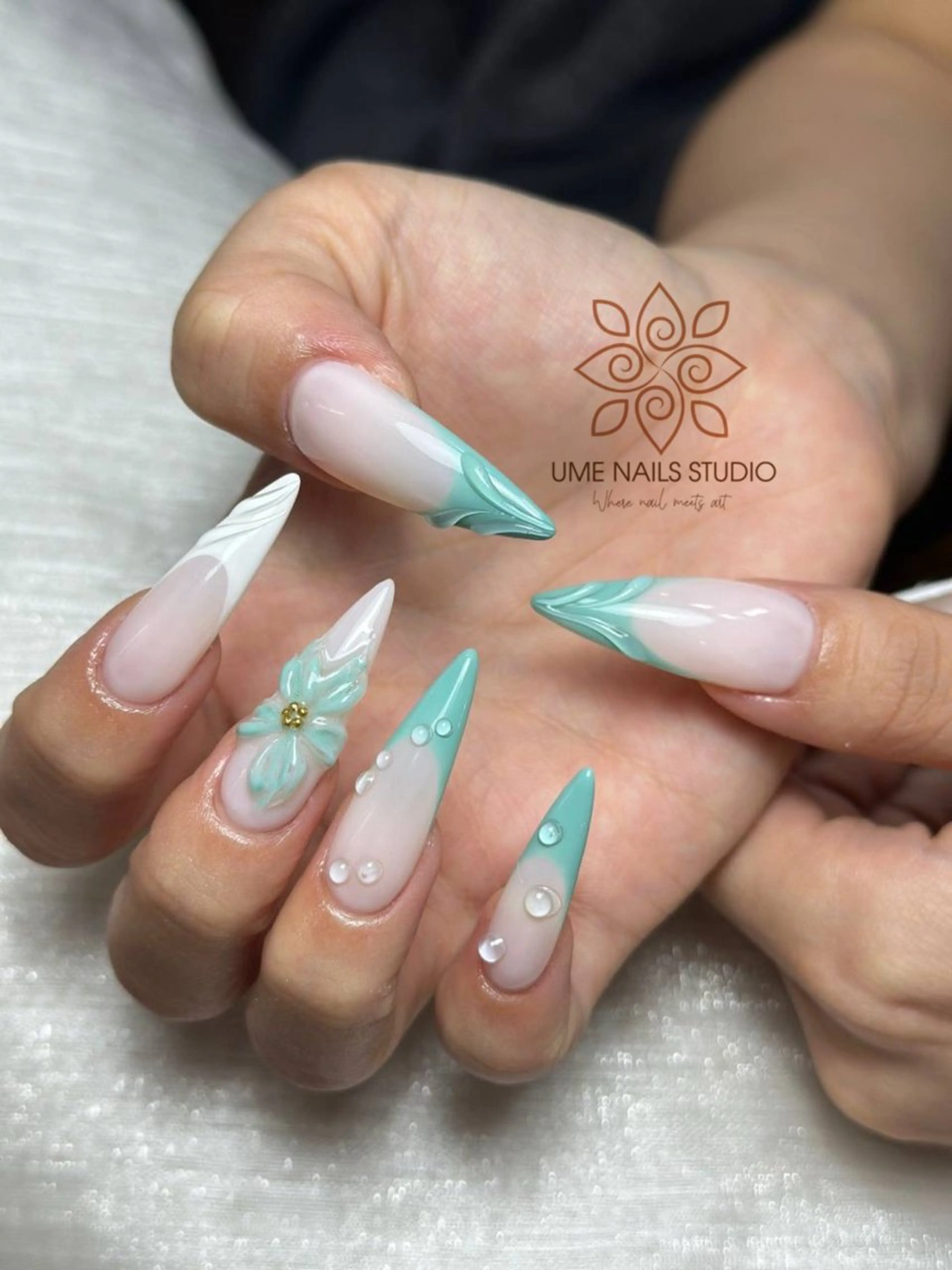 ネイル チークネイル クリアネイル ガーリー キラキラネイル 韓国ネイル ハンドネイル Ume Nail Studioのネイルデザイン
