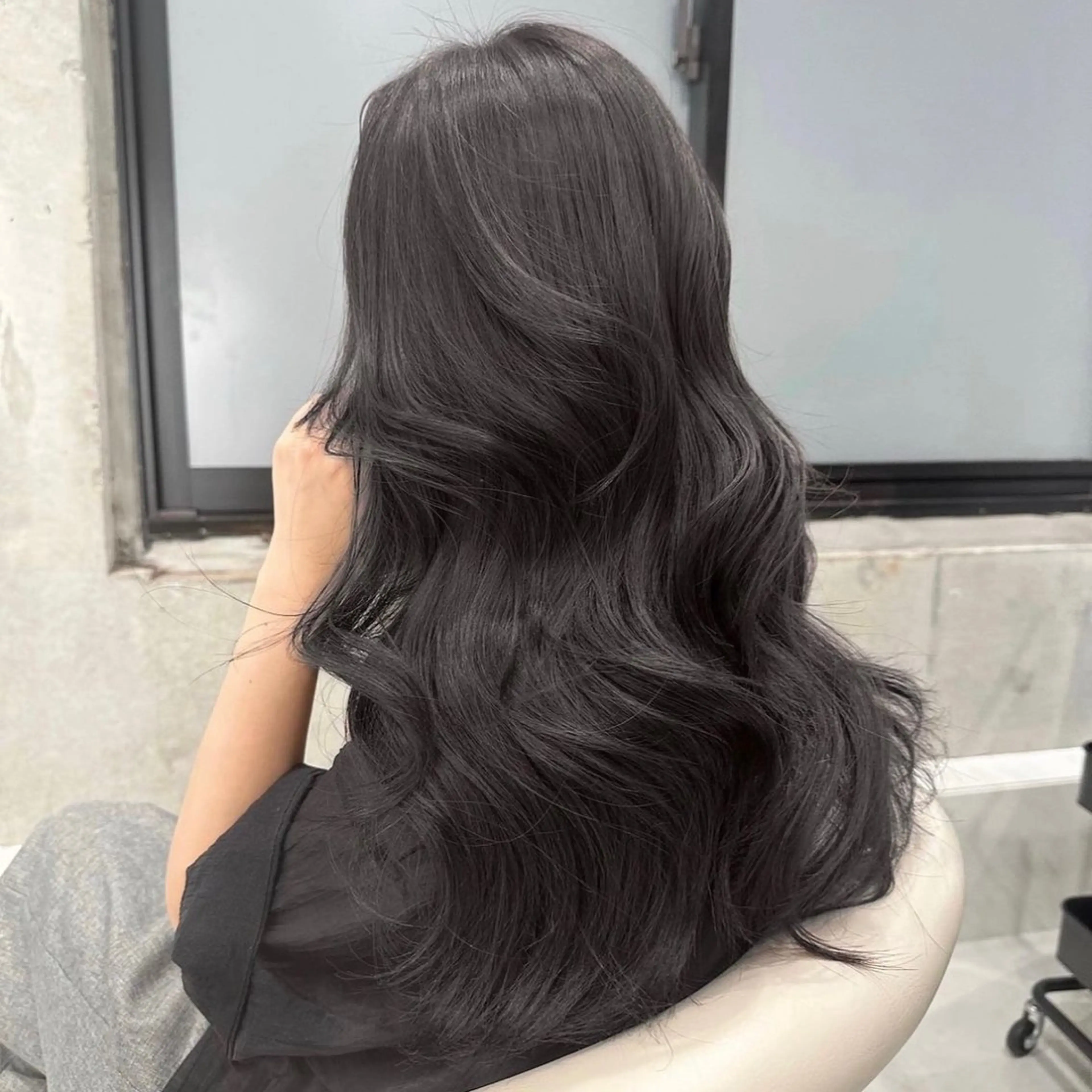 ロング ♡Yoshino♡ 艶グレージュカラーのヘアスタイル