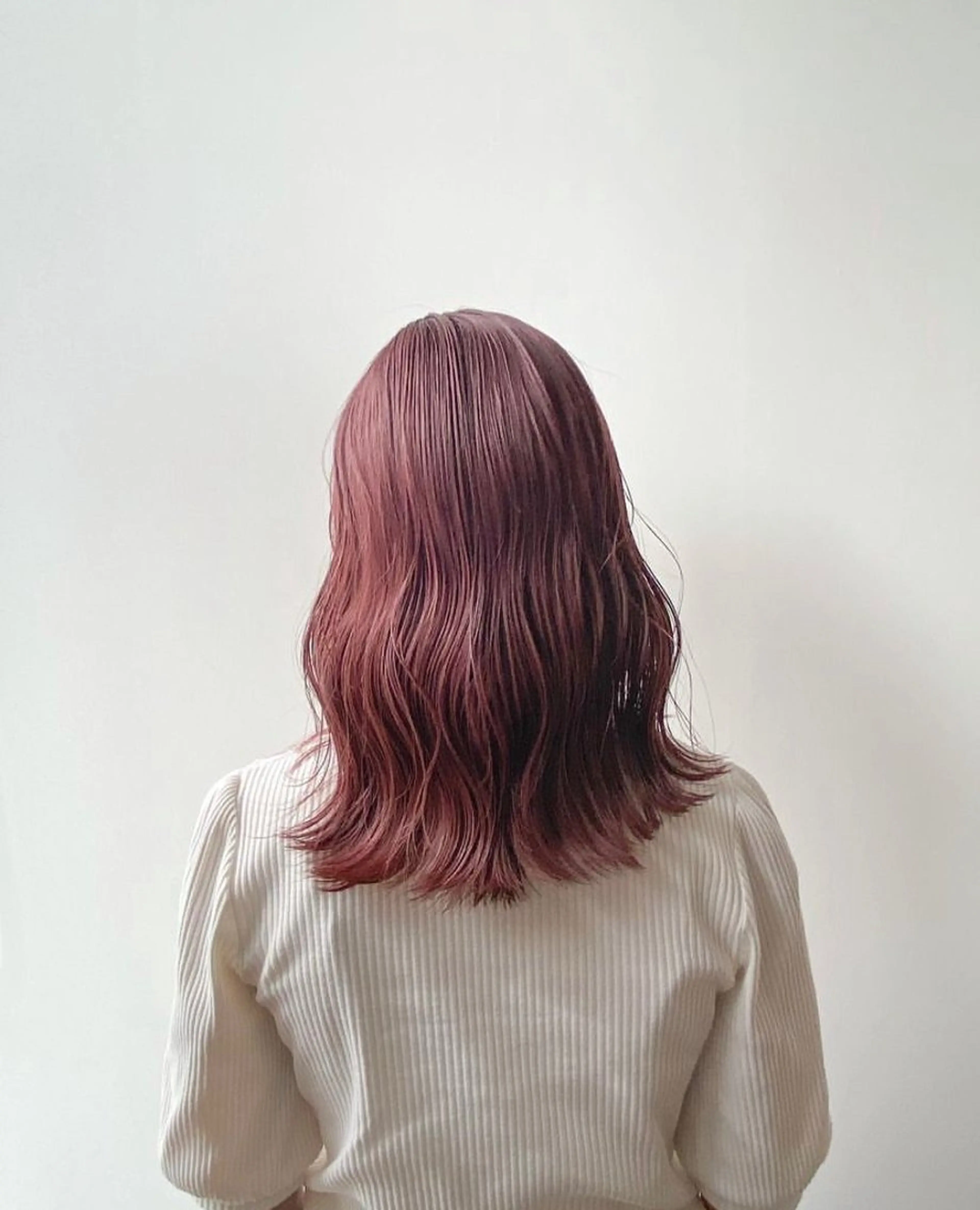 ミディアム THE DAY所属・AKI HASHIMOTOのヘアスタイル