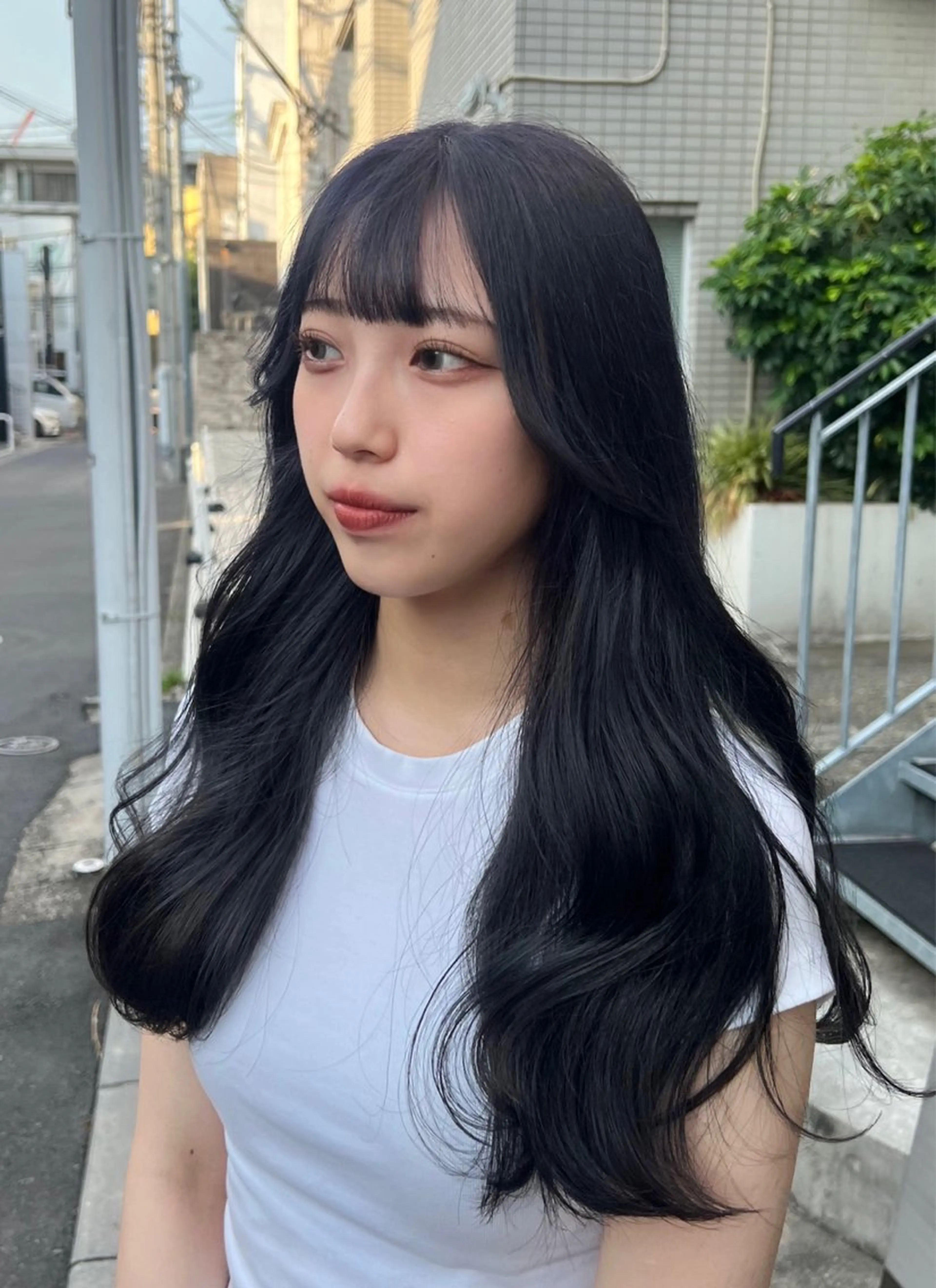 ロング カラー 黒髪 ブリーチ ブルーカラー ブルーブラック 透明感カラー カット ヘアカラー トリートメント 透明感カラー ✨ 韓国艶髪💗菅原のヘアスタイル