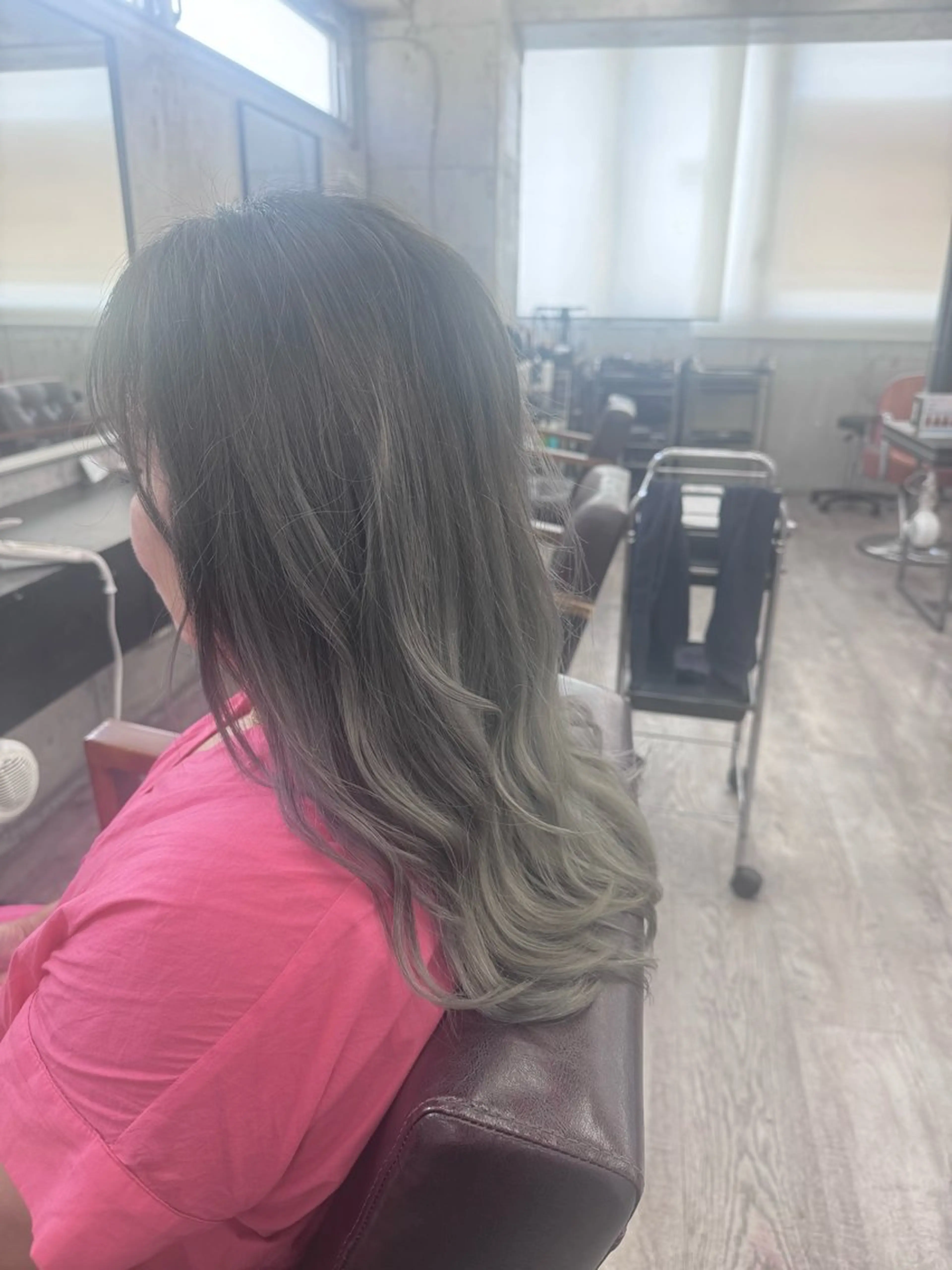 ロング カラー バレイヤージュ ブリーチ レイヤーカット moana大宮所属・mio ☆のヘアスタイル