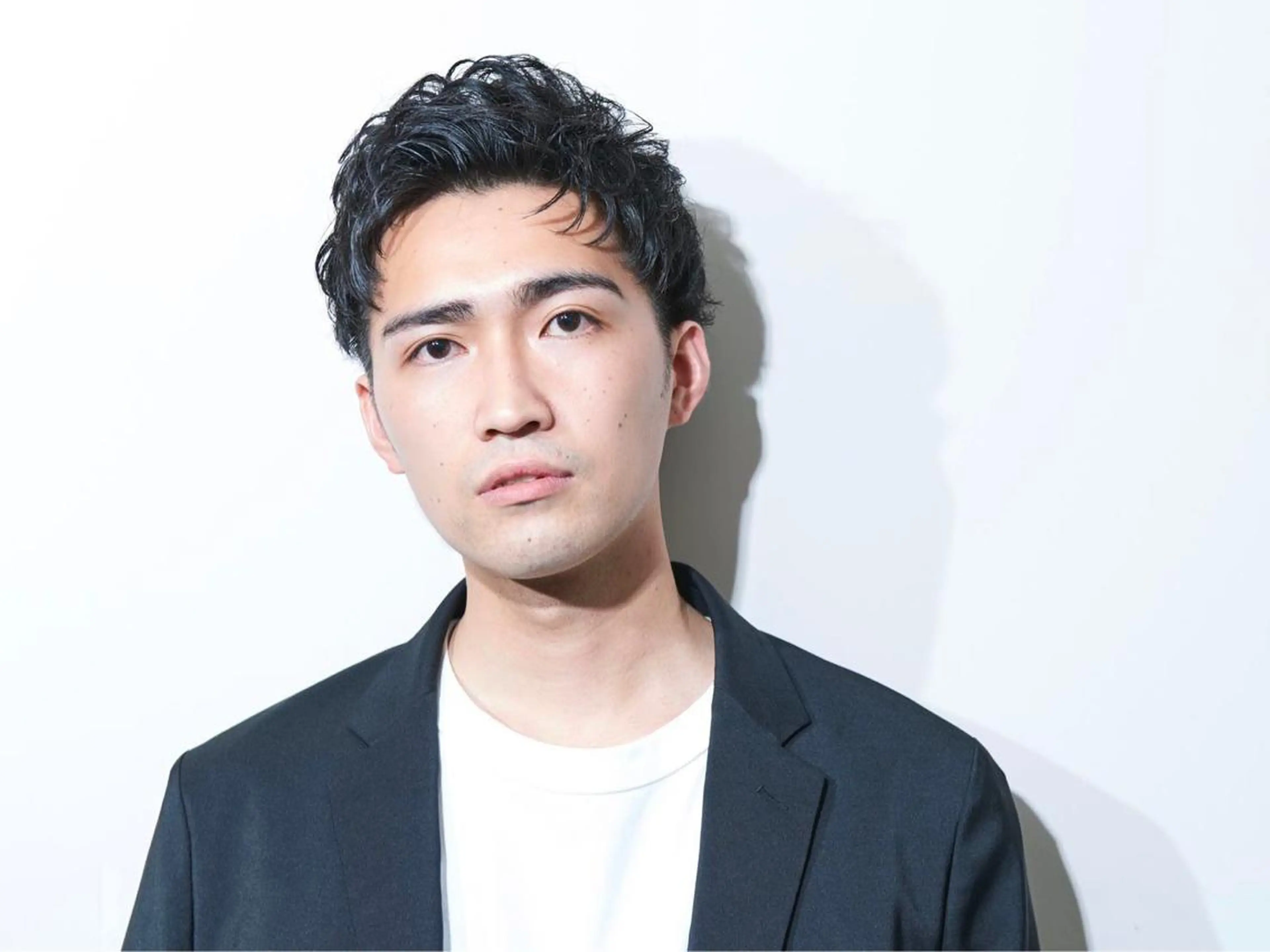 ミディアム 染谷 周のヘアスタイル