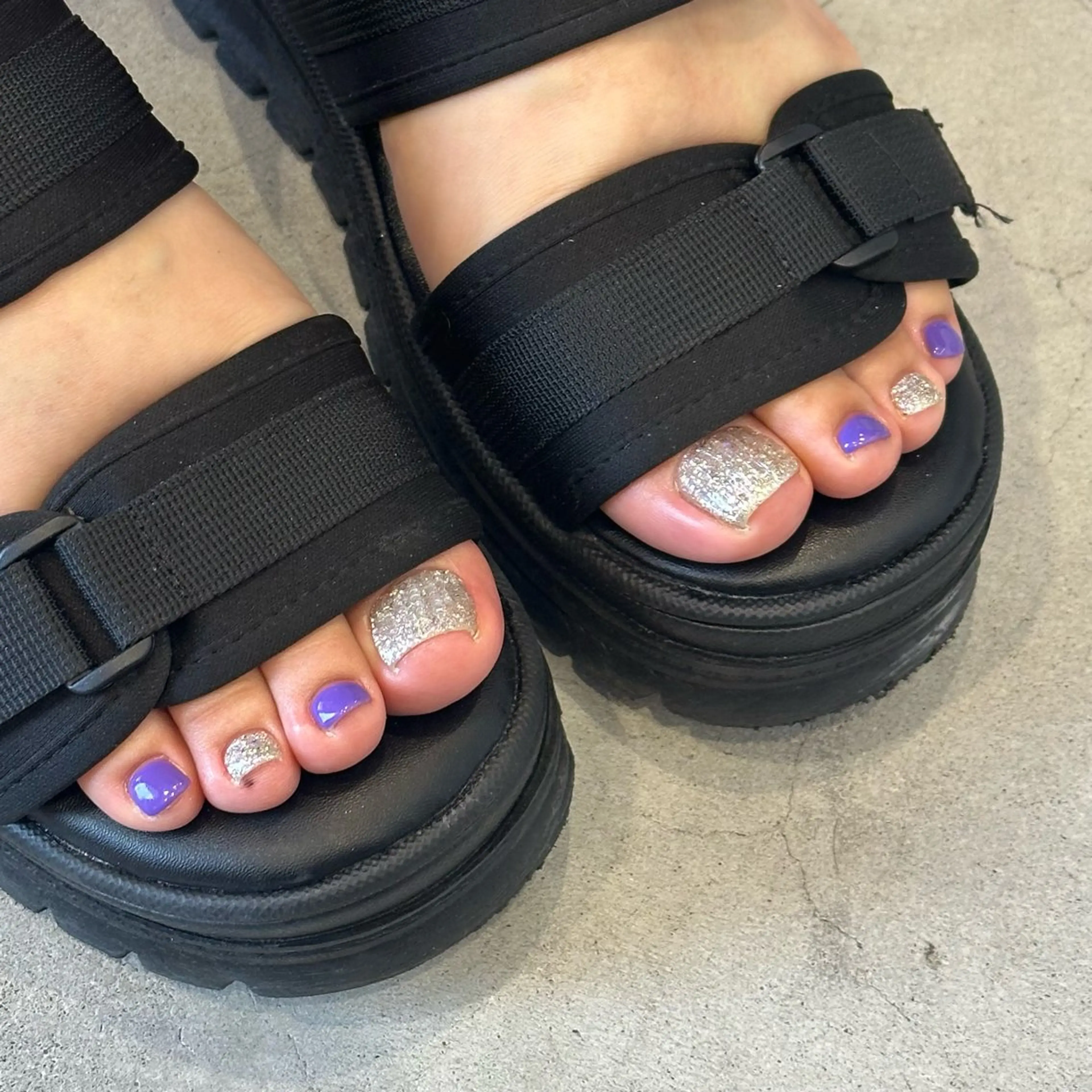 ネイル フットネイル COIN  nail hinataのネイルデザイン