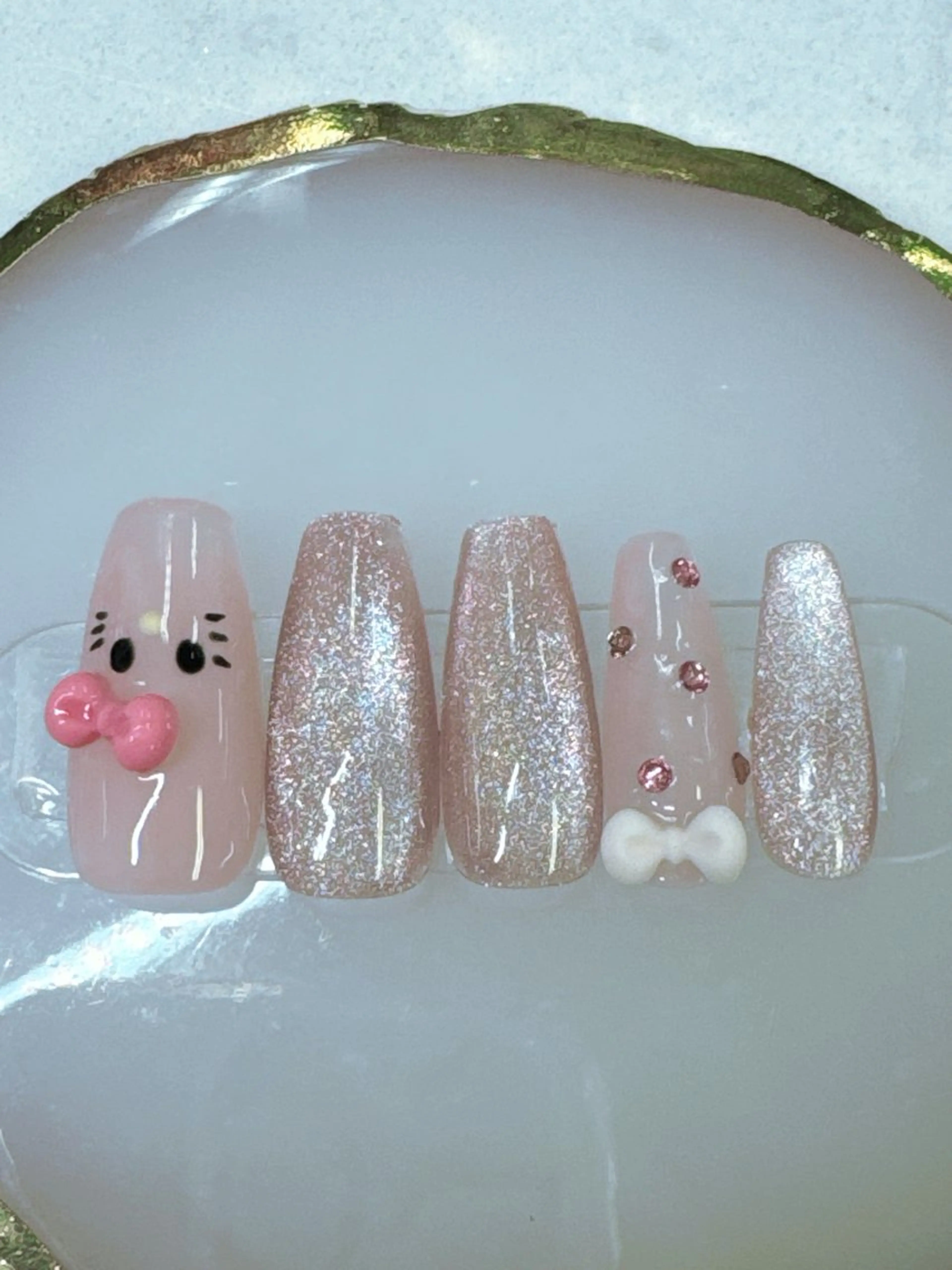 ネイル ボルドー チークネイル ドット フレンチネイル ジェルネイル ハンドネイル クイーンズネイル銀座所属・Queeens nailのネイルデザイン