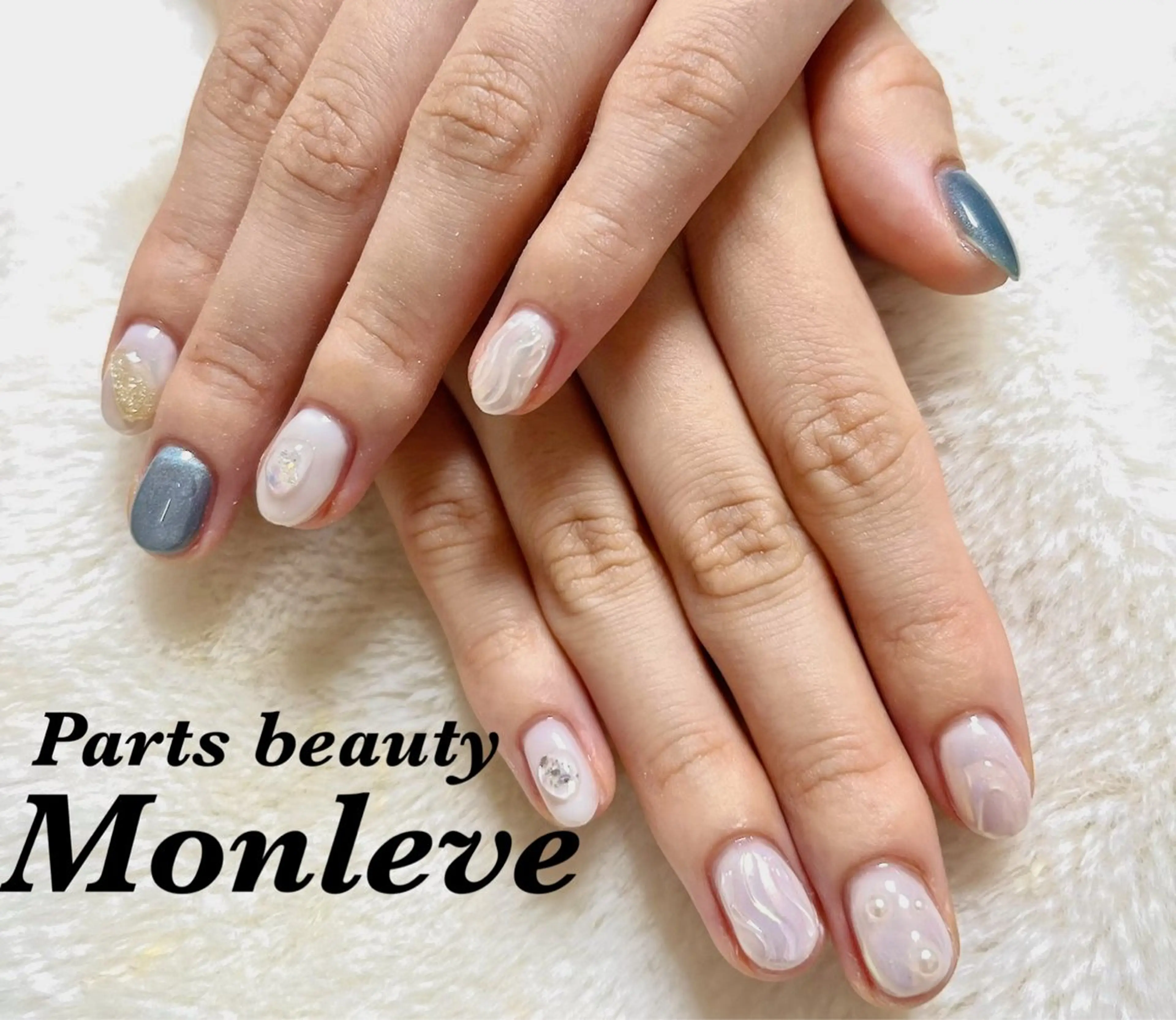 ネイル ジェルネイル マグネットネイル ホワイト ハンドネイル Monleve🩵 Sayaka🌈のネイルデザイン