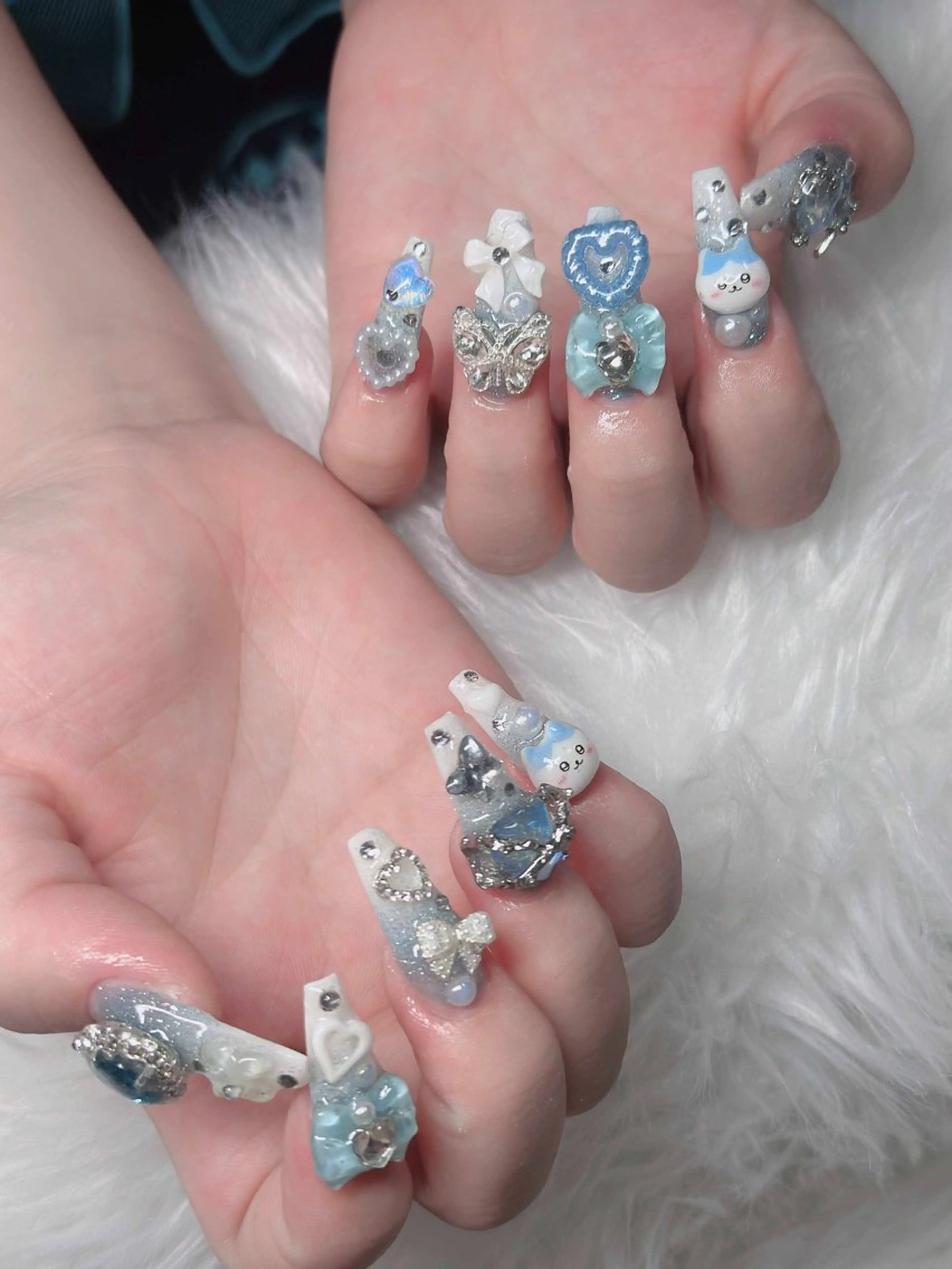 ネイル フレンチネイル ジェルネイル ハロウィン キラキラネイル 韓国ネイル H.babynailsalon所属・H.baby Nail Salonのネイルデザイン