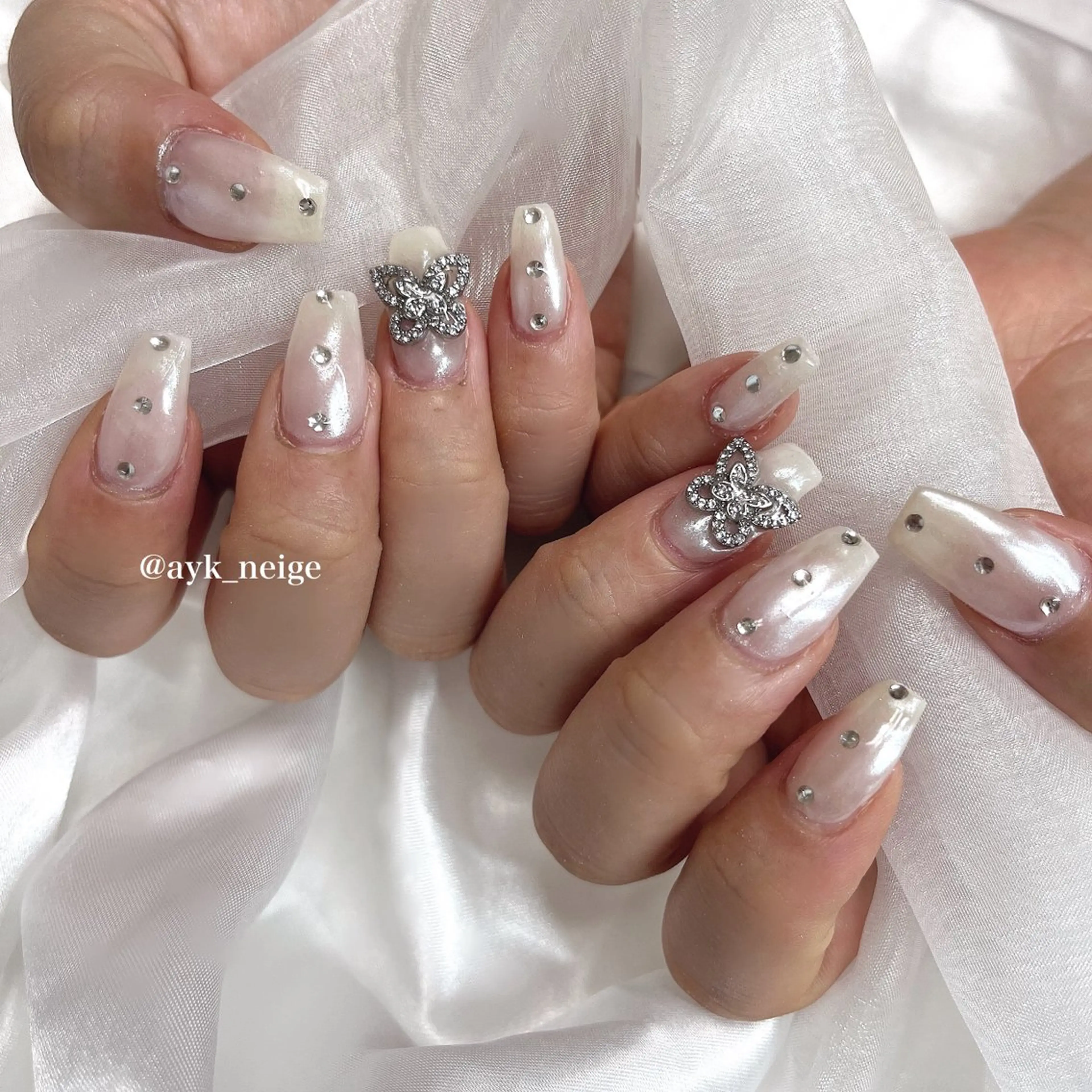 ネイル フットネイル フレンチネイル キラキラネイル 韓国ネイル マグネットネイル n'eige nail所属・大谷 綾香のネイルデザイン