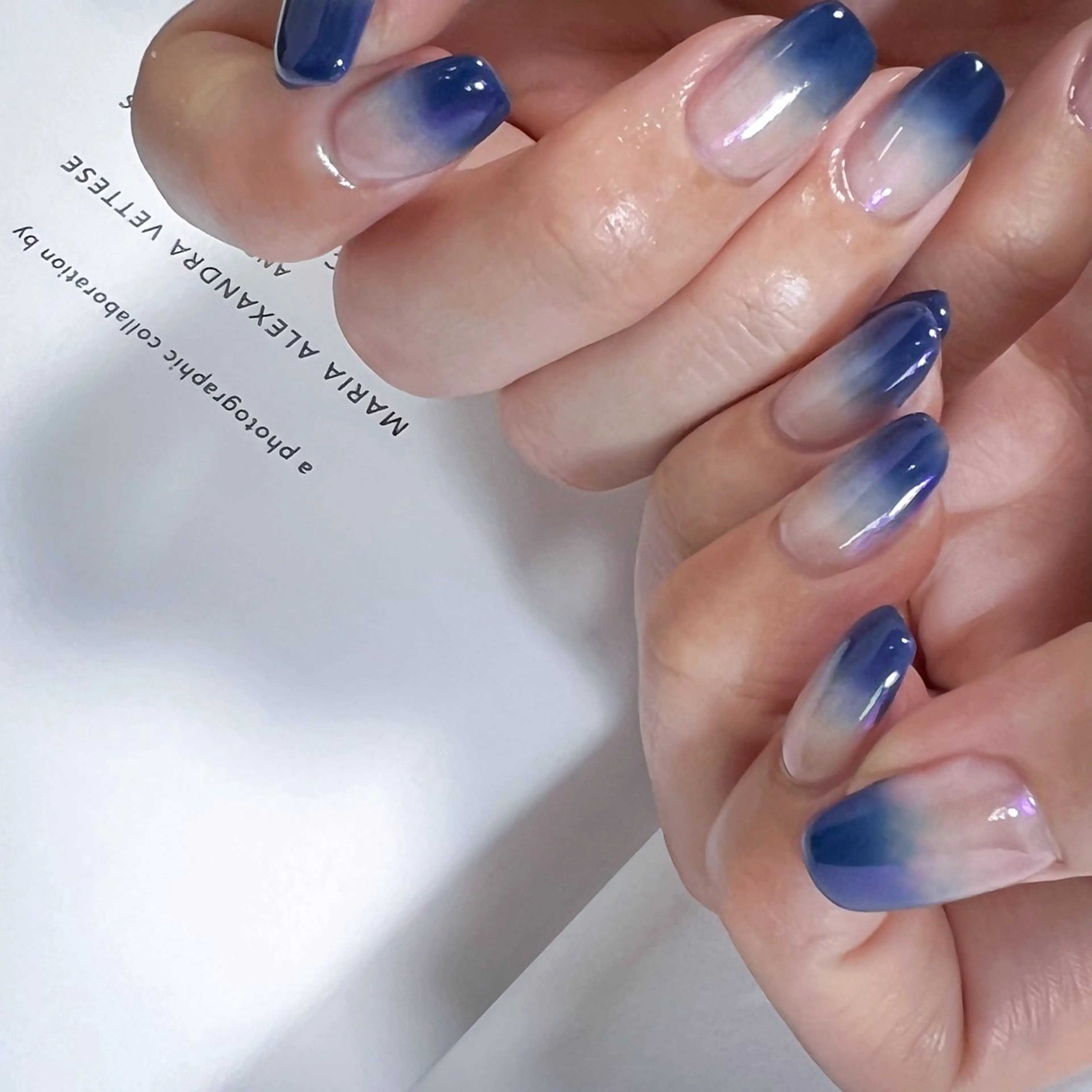 ネイル グラデーション ミラーネイル ネイビー パープル シンプルネイル ハンドネイル pointillé .ayaのネイルデザイン