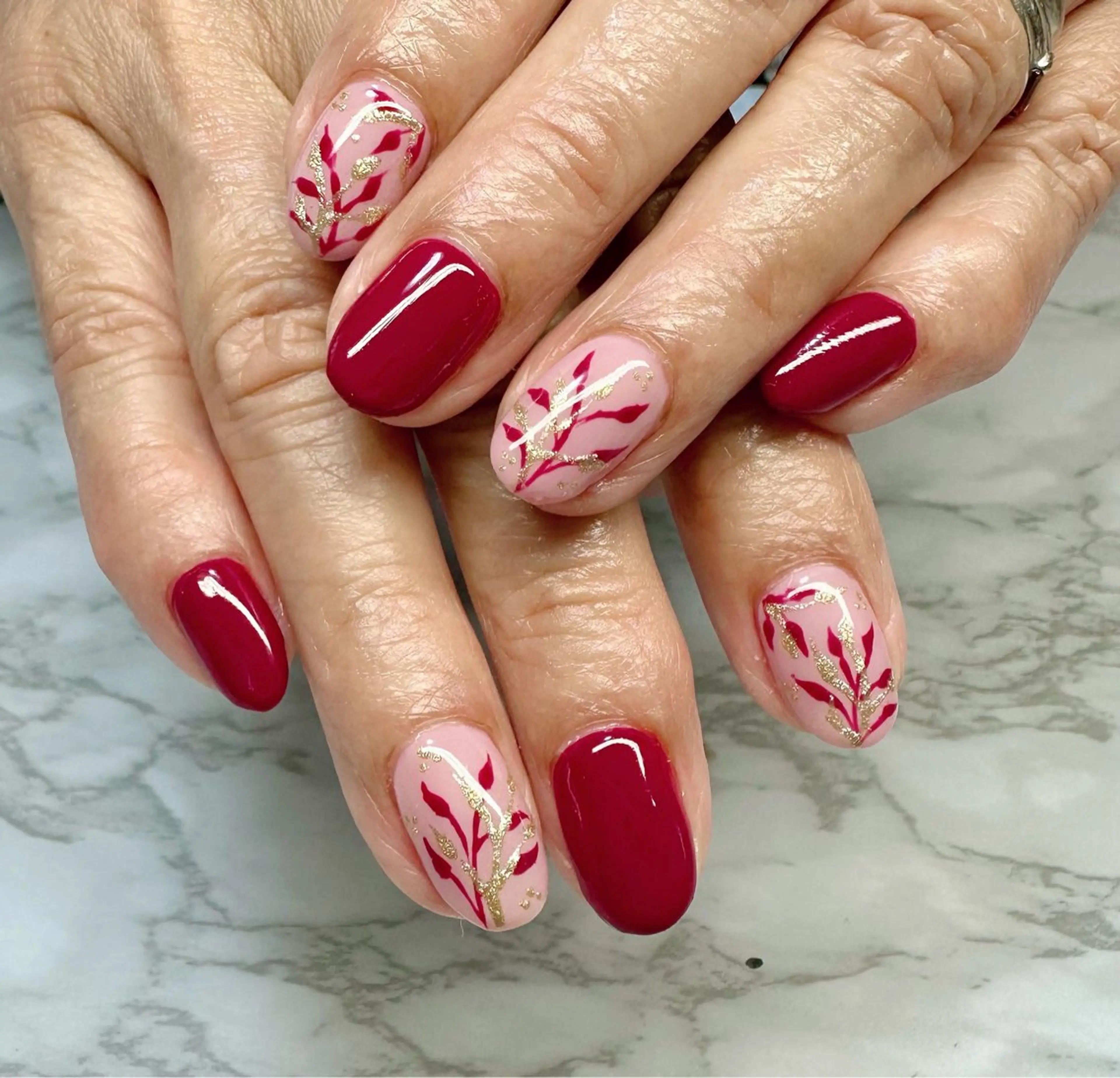 ネイル ニュアンスネイル ワンカラーネイル リボン 夏ネイル M.N_ nailのネイルデザイン