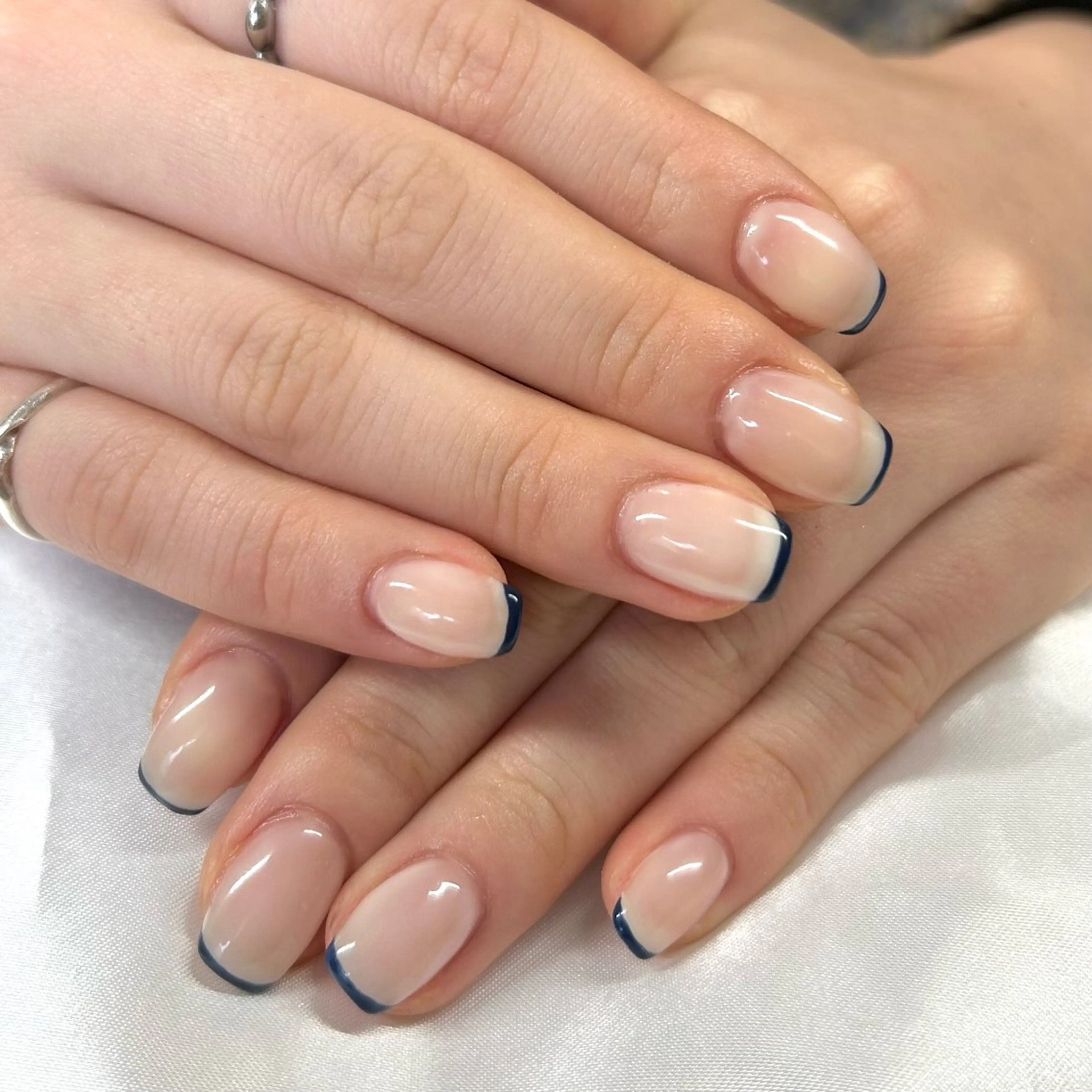 ネイル フレンチネイル シンプルネイル shine'an fuka🌿🫧のネイルデザイン