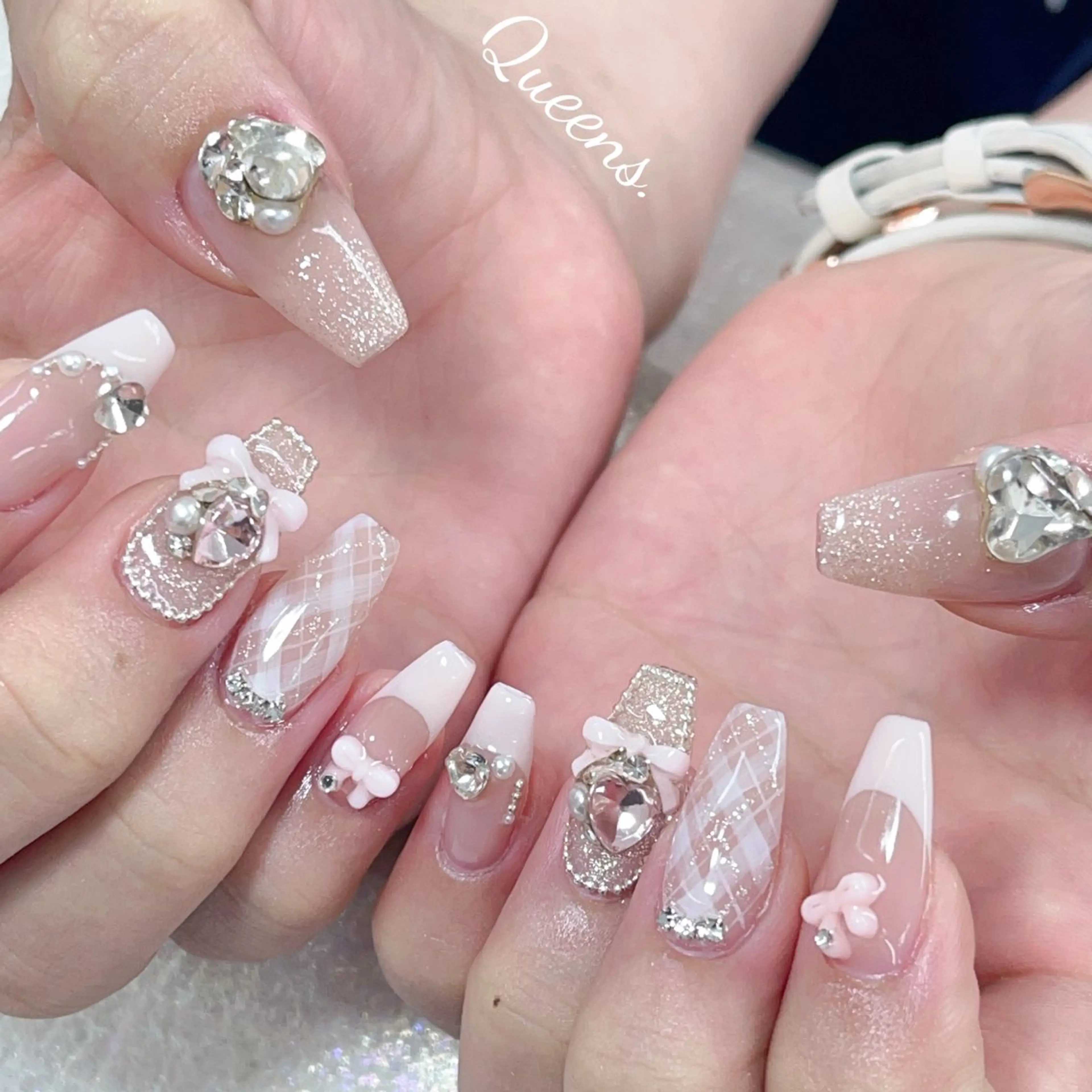 ネイル ハンドネイル Queens ciciのネイルデザイン