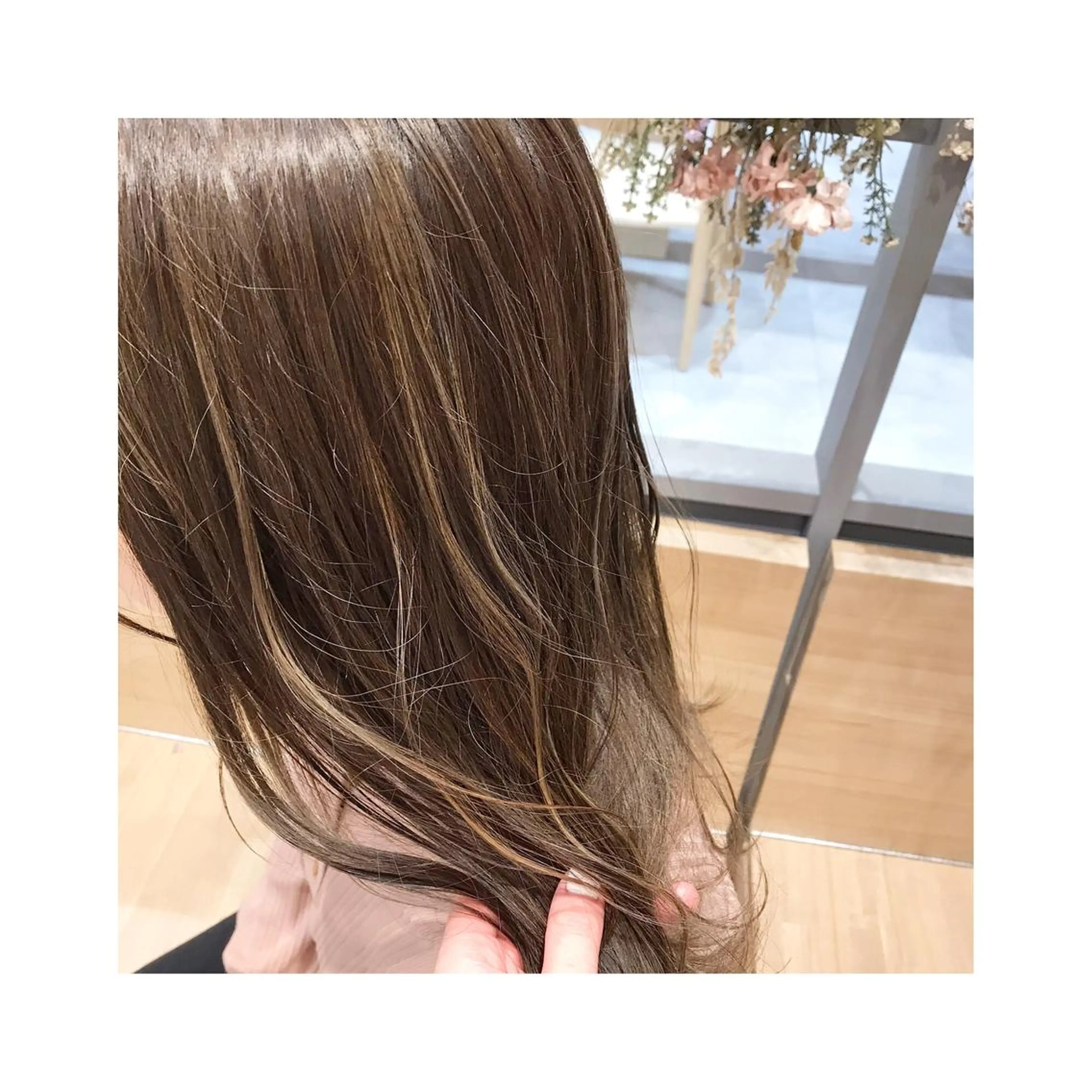 セミロング カラー ハイライトカラー ハイライト ヘアカラー 河田 海陽のヘアスタイル