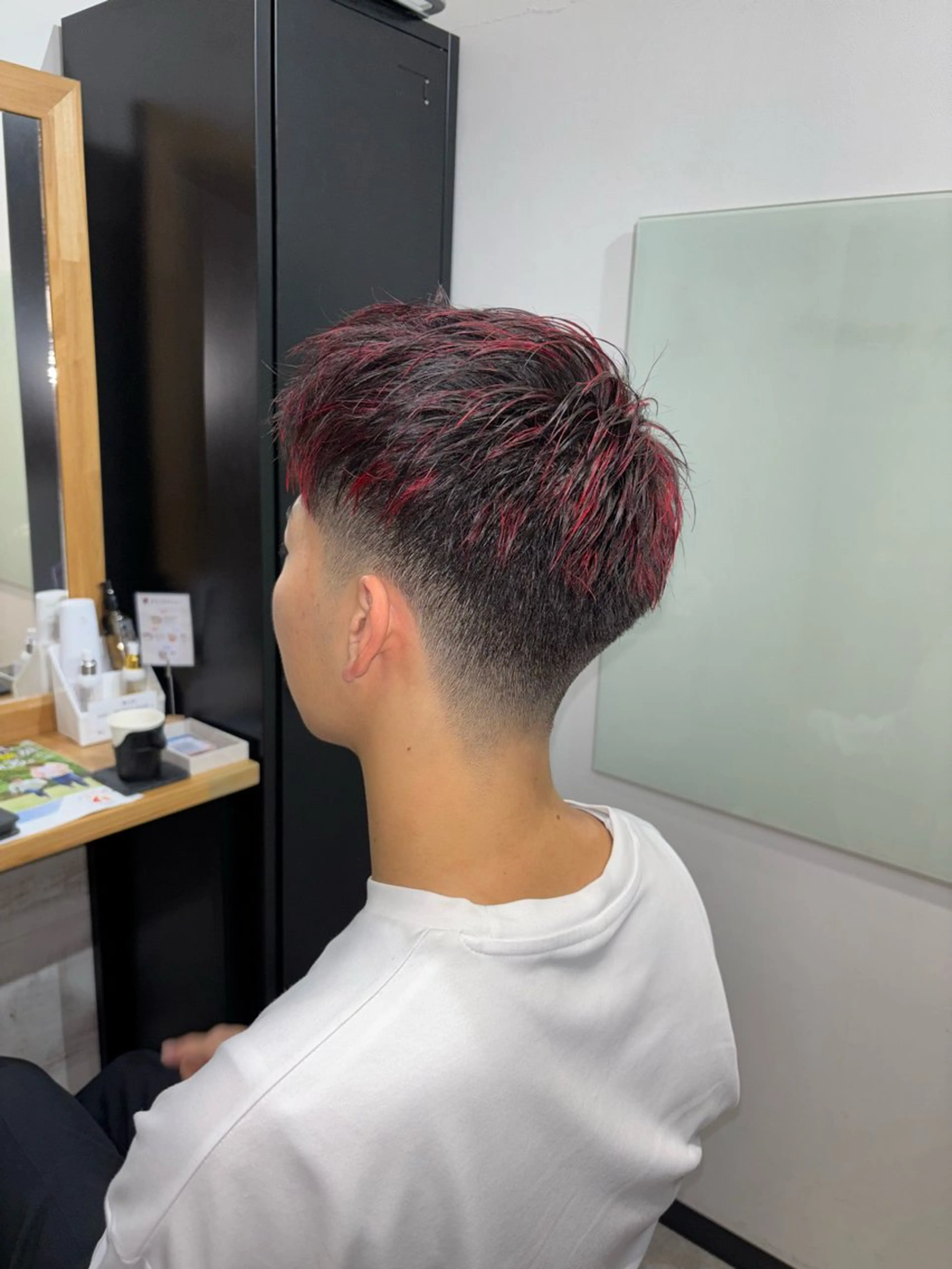 ショート カラー メンズ メンズメッシュ メッシュ カット ヘアカラー トリートメント LOG/所属・縮毛/ブリーチ/ メンズ/出口 紗依のヘアスタイル