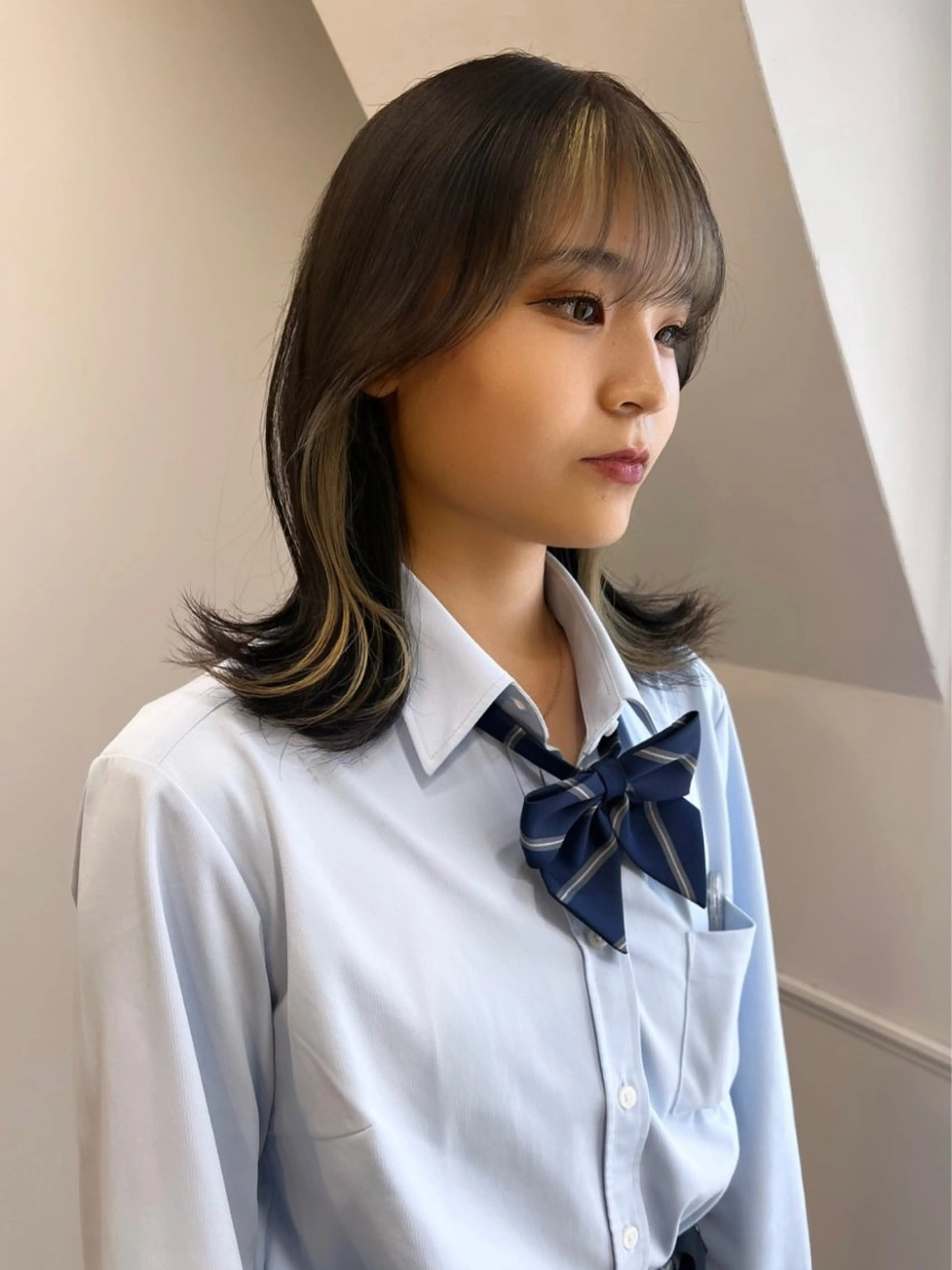 ミディアム カラー ブリーチ ケアブリーチ 透明感カラー デザインカラー ダブルカラー nendo_hair所属・ハイトーン/ブリーチ レイヤーsonokaのヘアスタイル