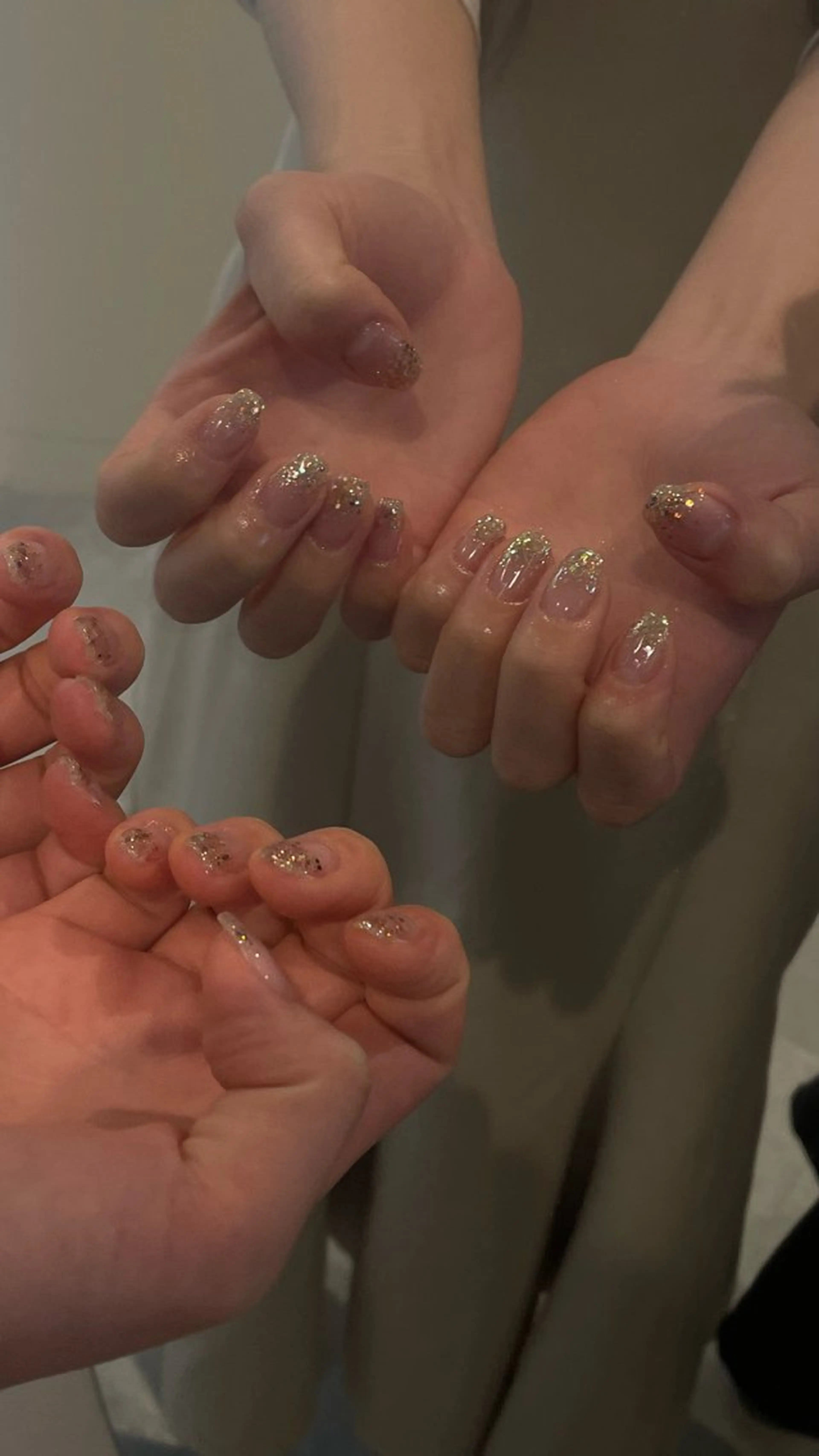 ネイル ハンドネイル 𝑟𝑖𝑠𝑎 🕯‎🤍のネイルデザイン