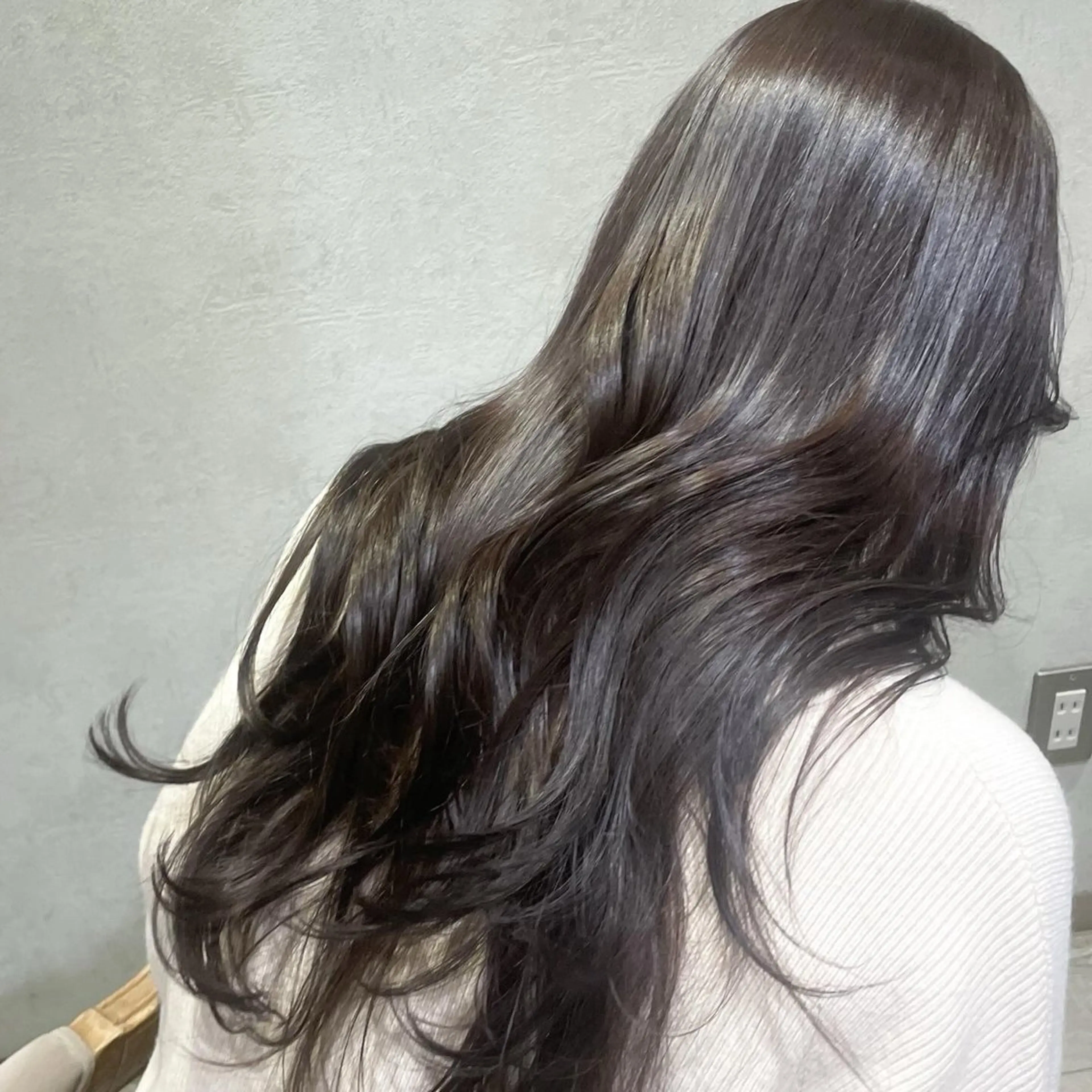 ロング カラー ヘアカラー トリートメント 透明感カラー／韓国 レイヤーmomokaのヘアスタイル
