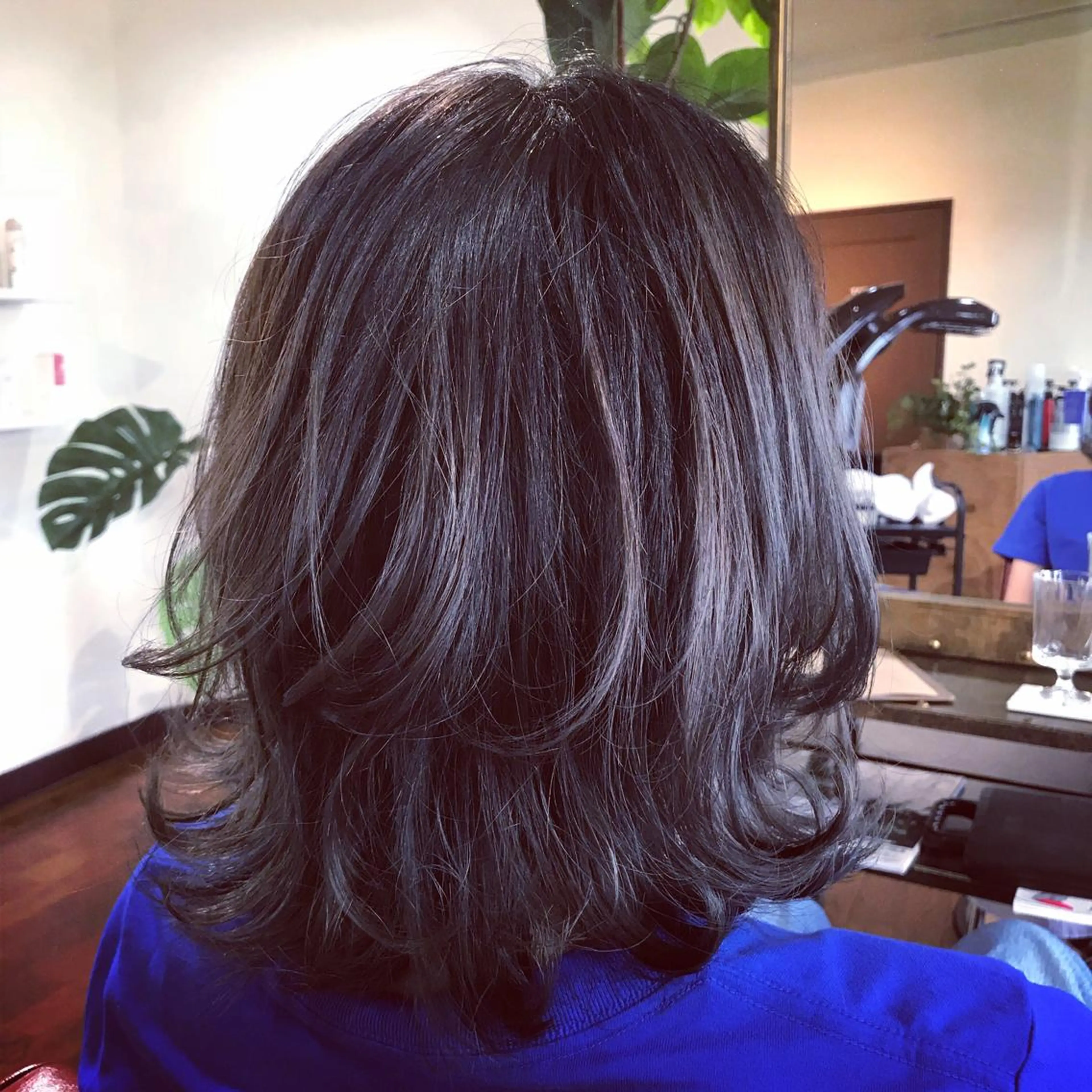 ミディアム カラー グレージュ ボブ ウルフカット ウルフボブ 大嶋 宏隆のヘアスタイル